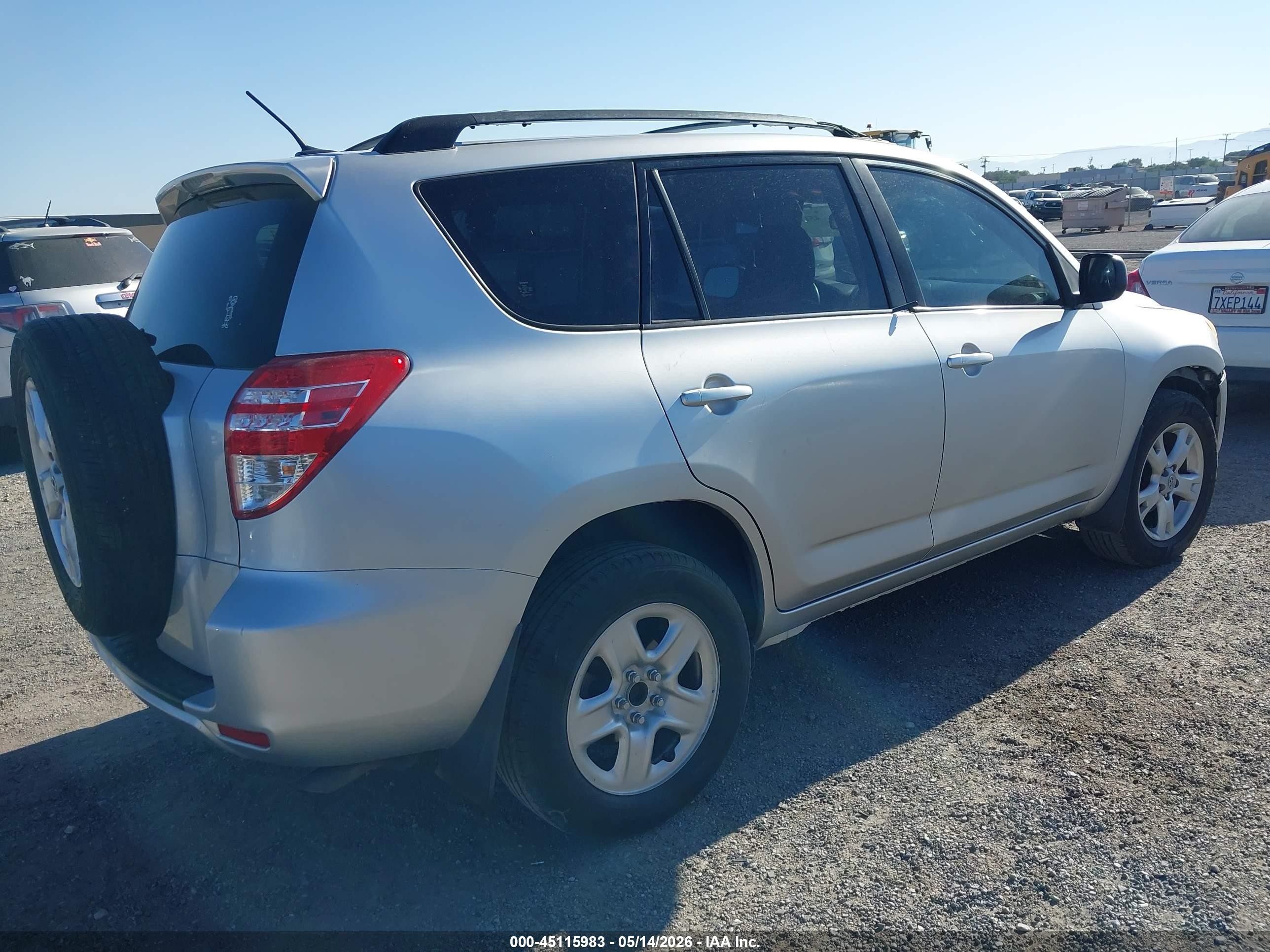 2011 Toyota Rav4   Silver vin: JTMZF4DV0B5034724