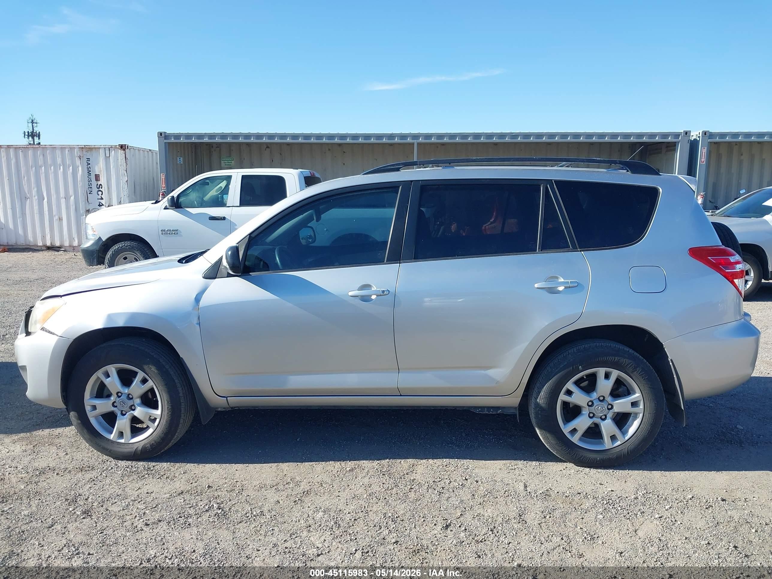 2011 Toyota Rav4   Silver vin: JTMZF4DV0B5034724