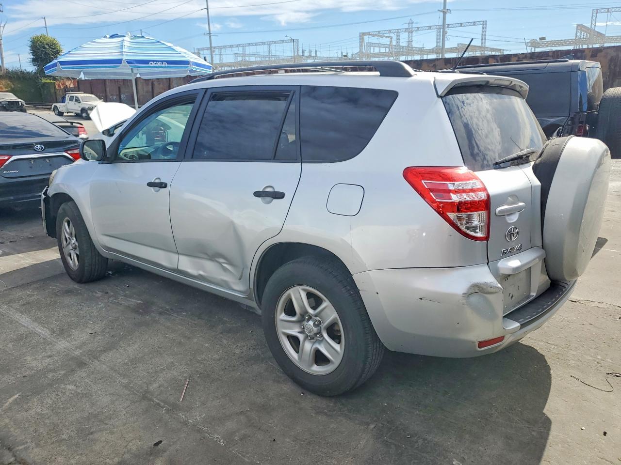 2011 Toyota Rav4 Base Silver vin: JTMZF4DV0BD031506