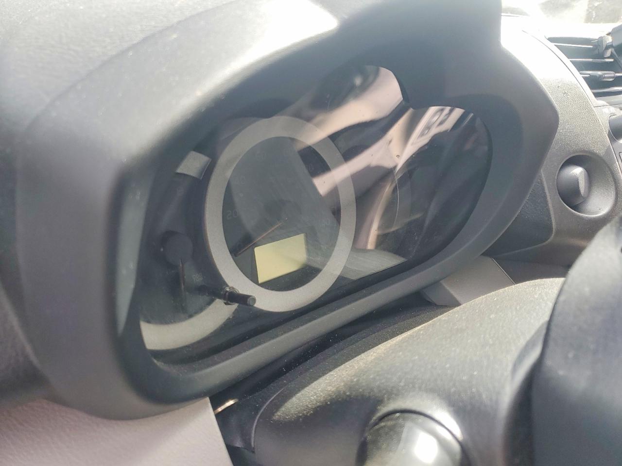 2011 Toyota Rav4 Base Silver vin: JTMZF4DV0BD031506