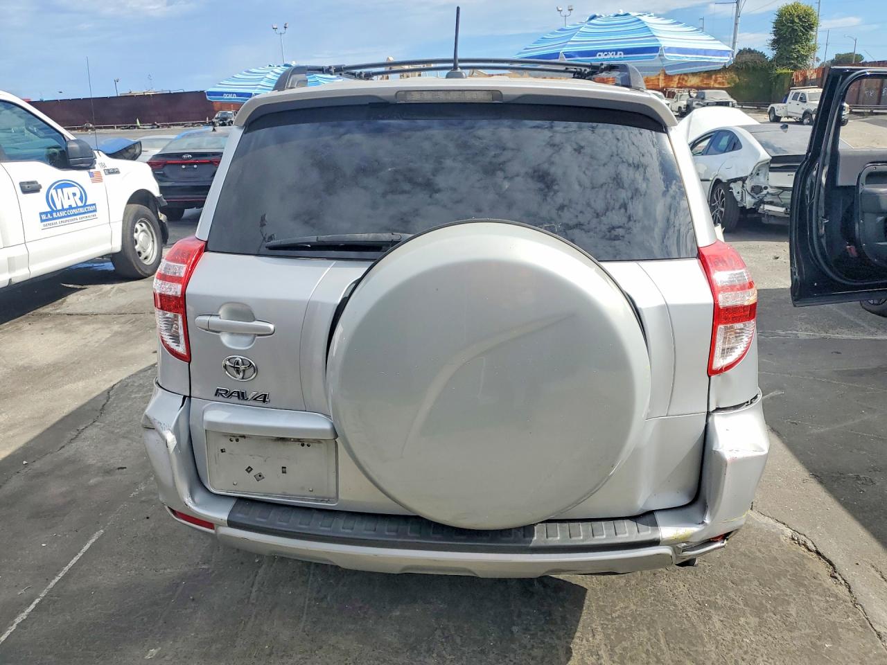2011 Toyota Rav4 Base Silver vin: JTMZF4DV0BD031506