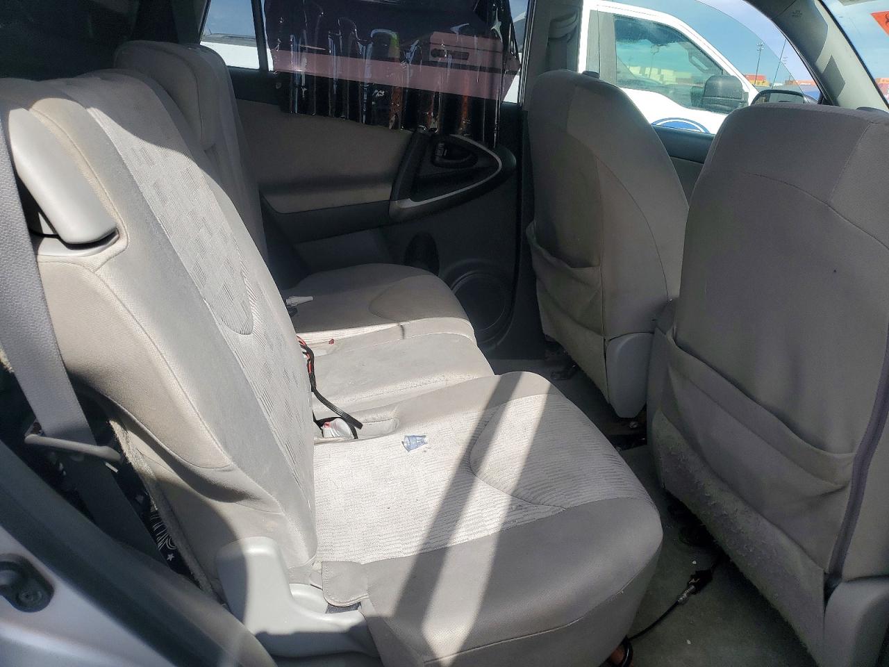 2011 Toyota Rav4 Base Silver vin: JTMZF4DV0BD031506