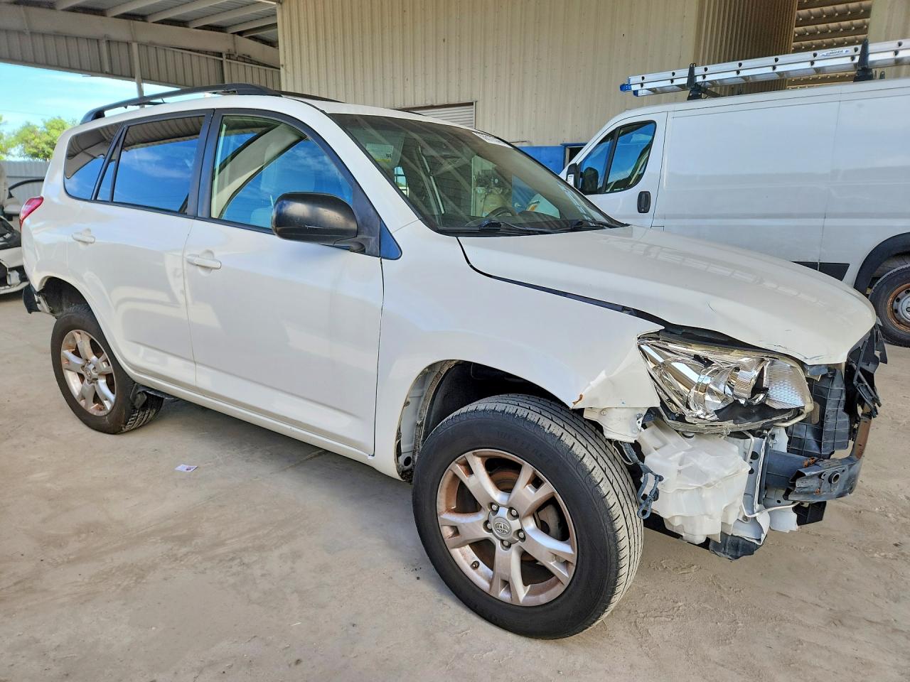 2012 Toyota Rav4 Base White vin: JTMZF4DV0C5043246