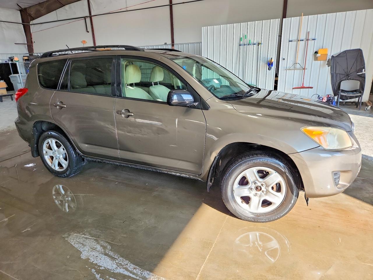 2012 Toyota Rav4 Base Желто-коричневый vin: JTMZF4DV0C5045322