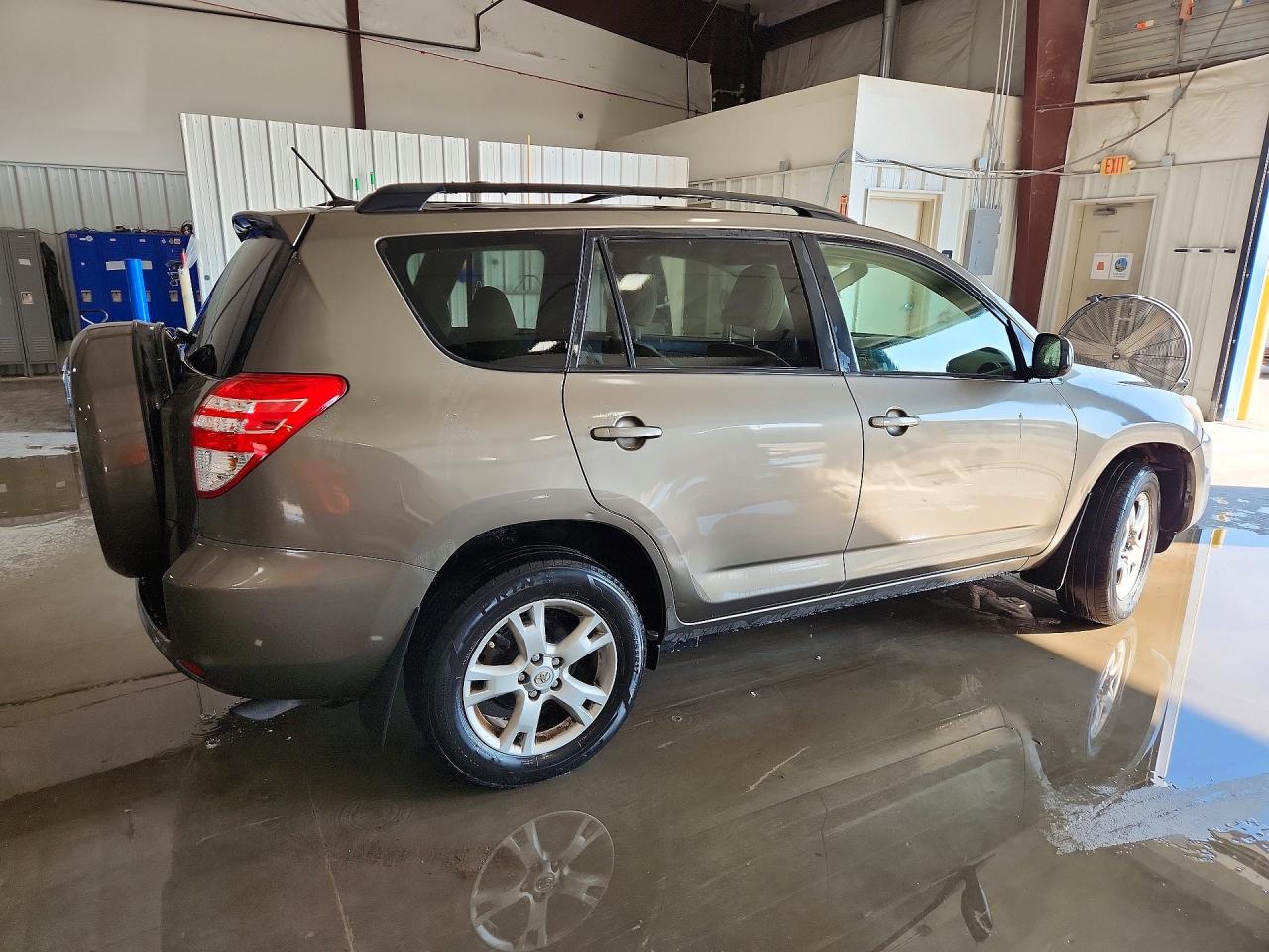 2012 Toyota Rav4 Base Желто-коричневый vin: JTMZF4DV0C5045322