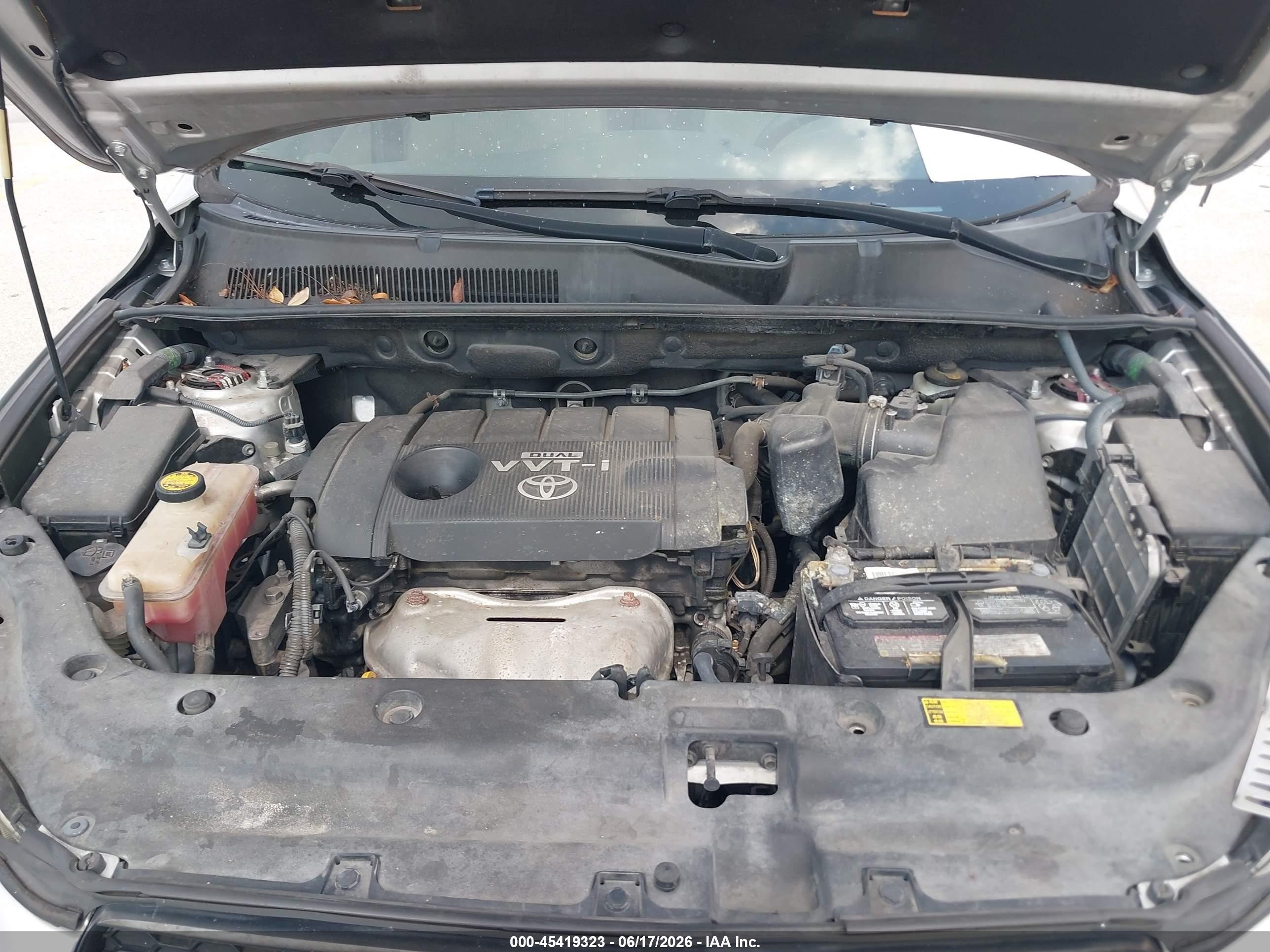 2010 Toyota Rav4   Silver vin: JTMZF4DV1A5017431