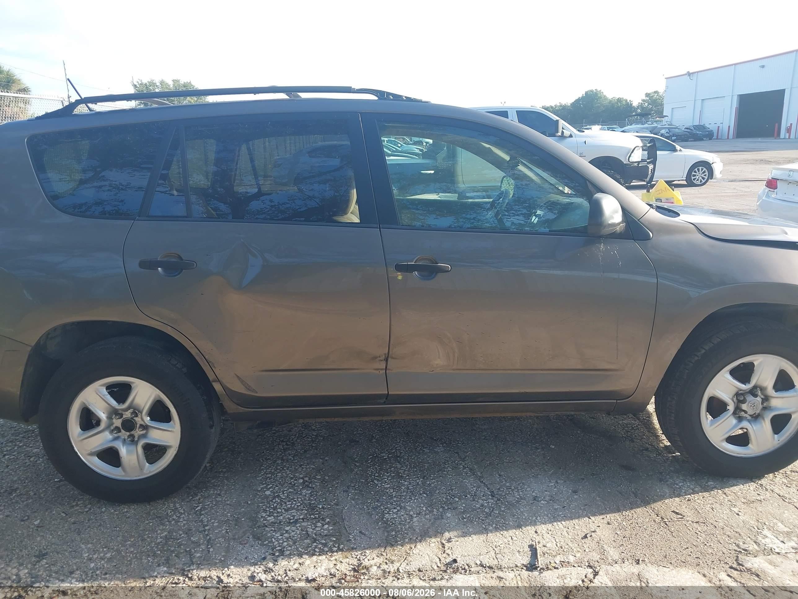 2010 Toyota Rav4   Серый vin: JTMZF4DV1AD021873