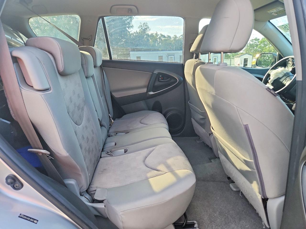 2010 Toyota Rav4 Base Silver vin: JTMZF4DV1AD026684