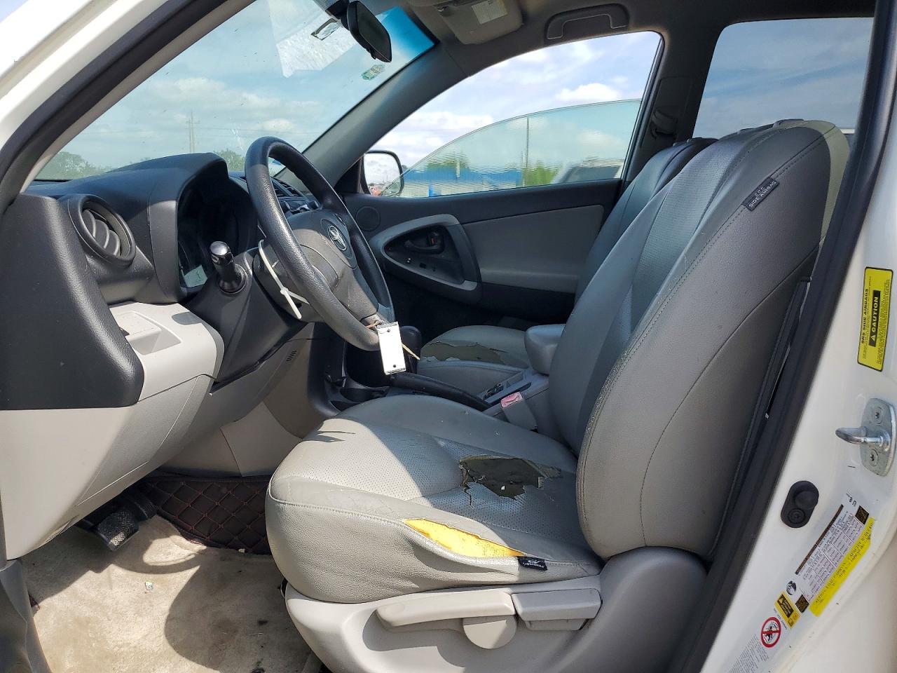 2011 Toyota Rav4 Base White vin: JTMZF4DV1B5034537