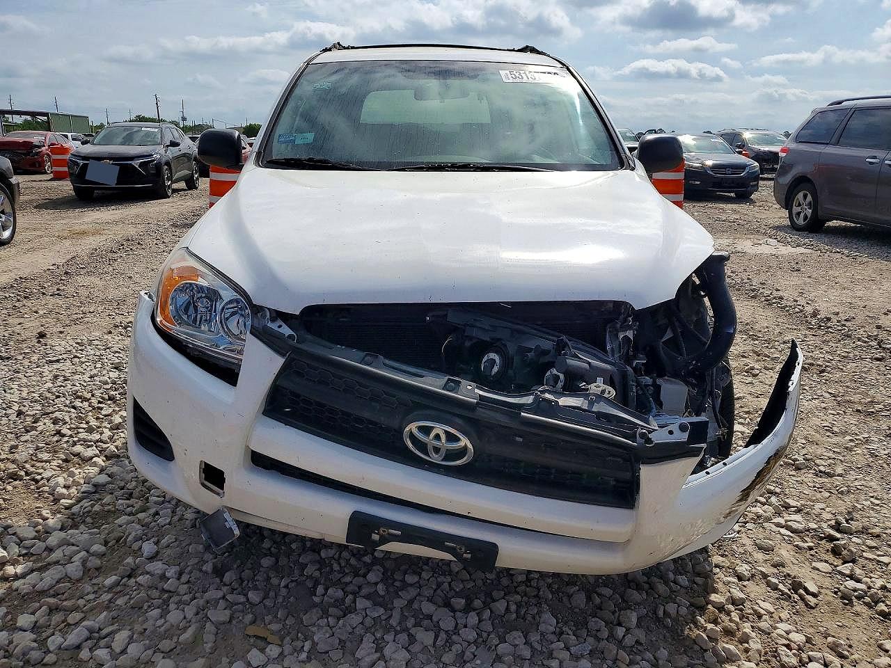 2011 Toyota Rav4 Base White vin: JTMZF4DV1B5034537