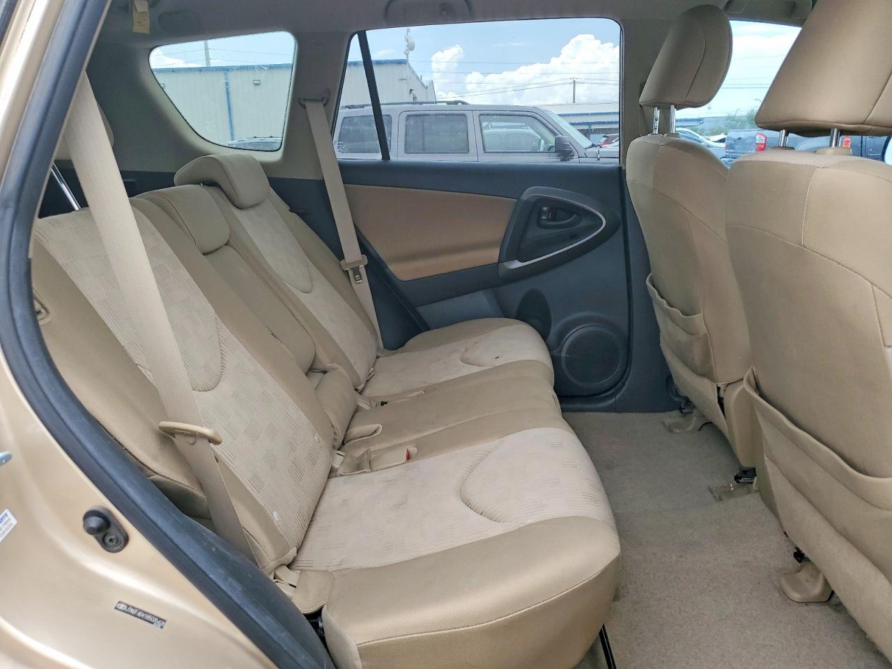 2011 Toyota Rav4 Base Gold vin: JTMZF4DV1B5035428