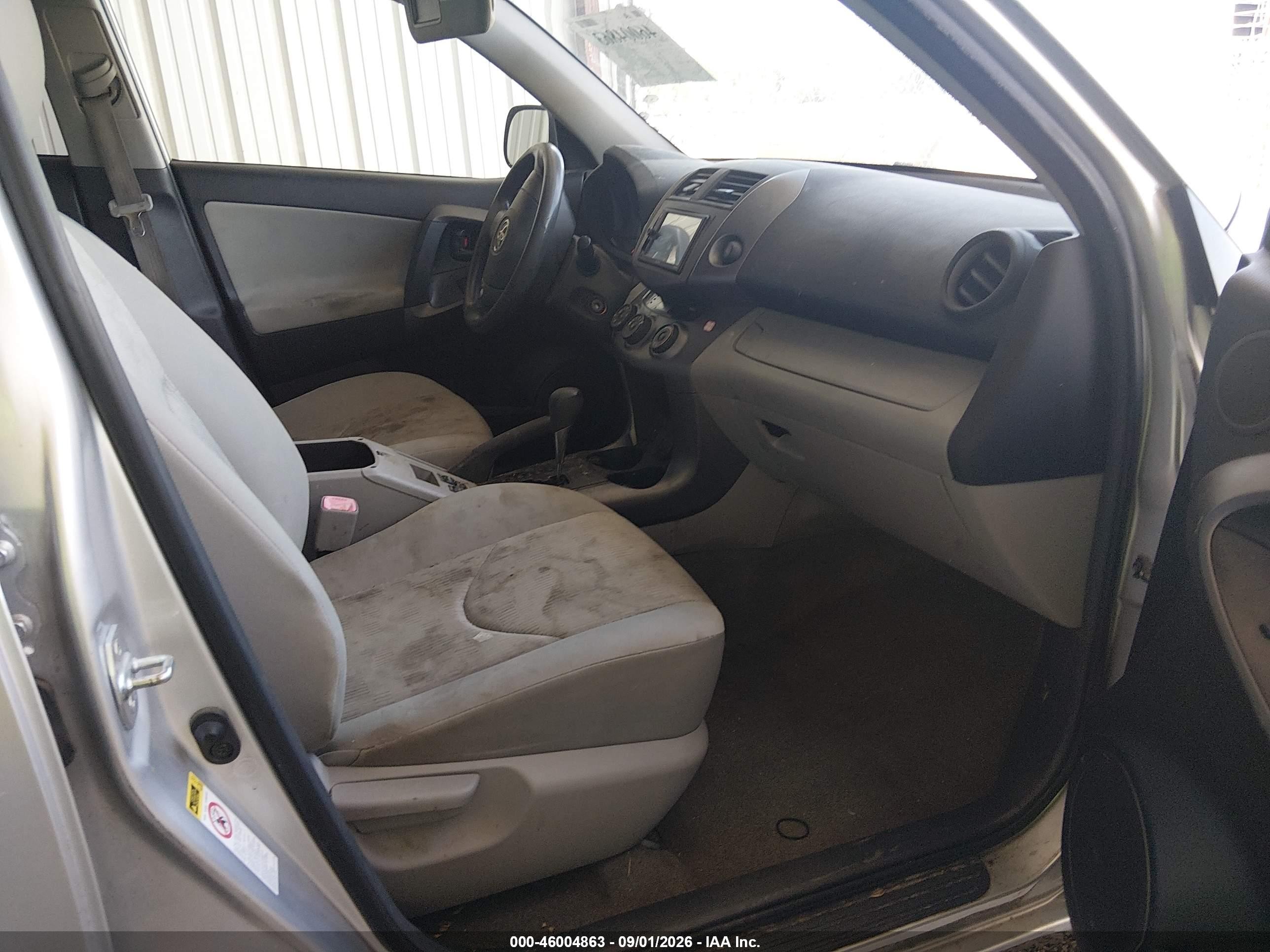 2010 Toyota Rav4   Silver vin: JTMZF4DV2AD024930
