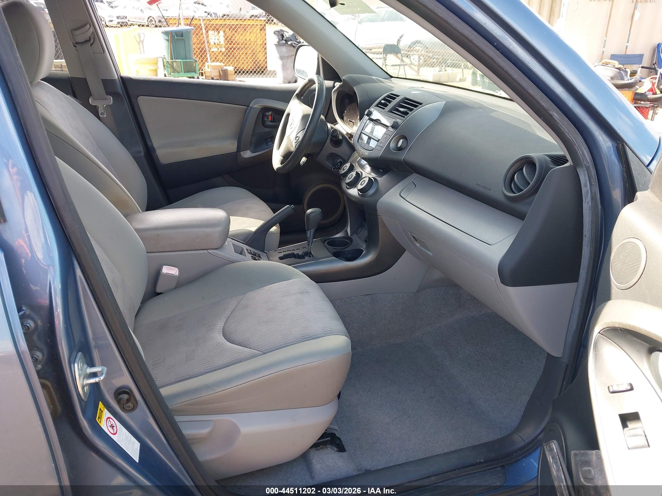 2011 Toyota Rav4   Blue vin: JTMZF4DV2B5035504