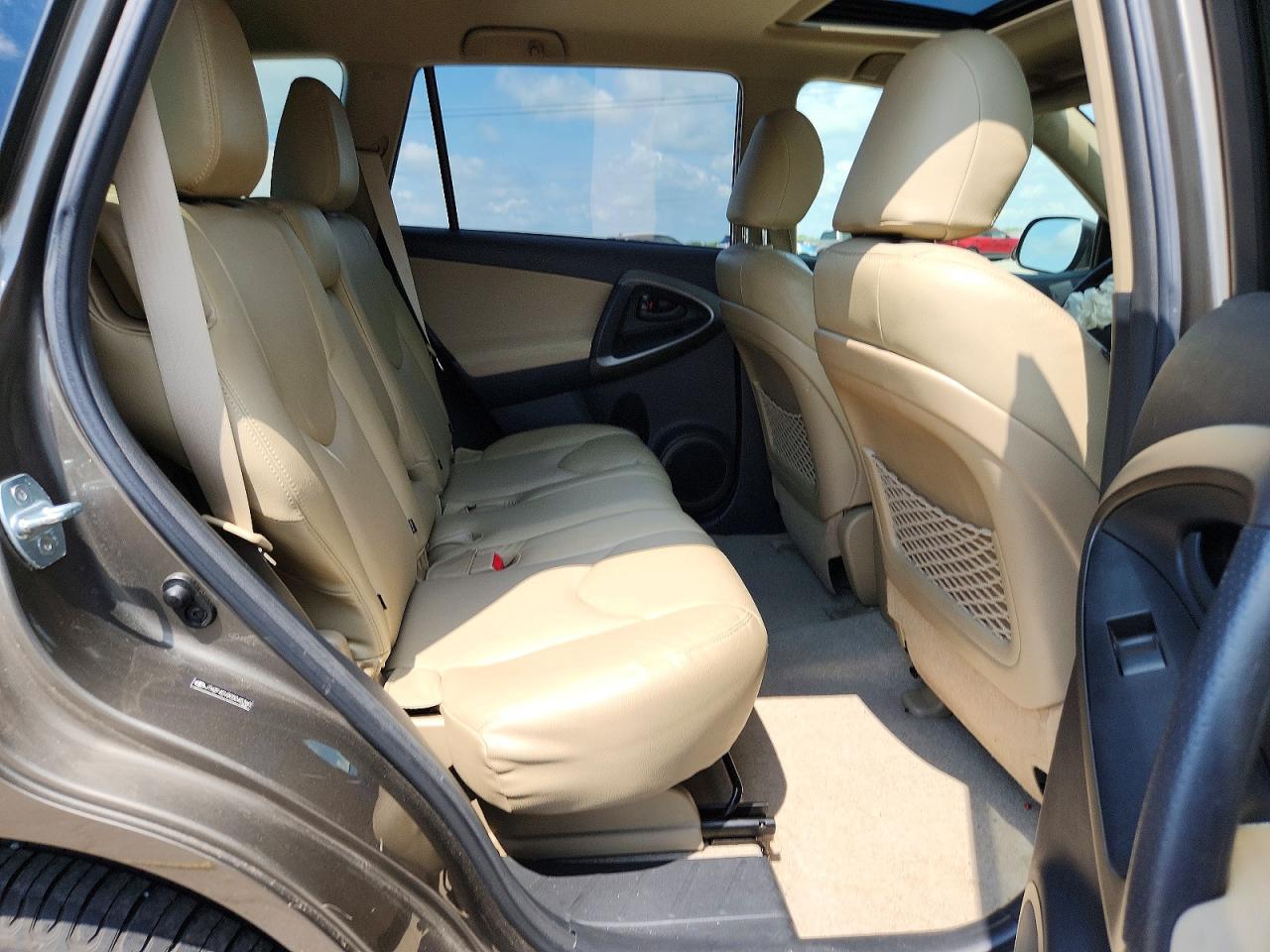 2012 Toyota Rav4 Base Tan vin: JTMZF4DV2C5045760