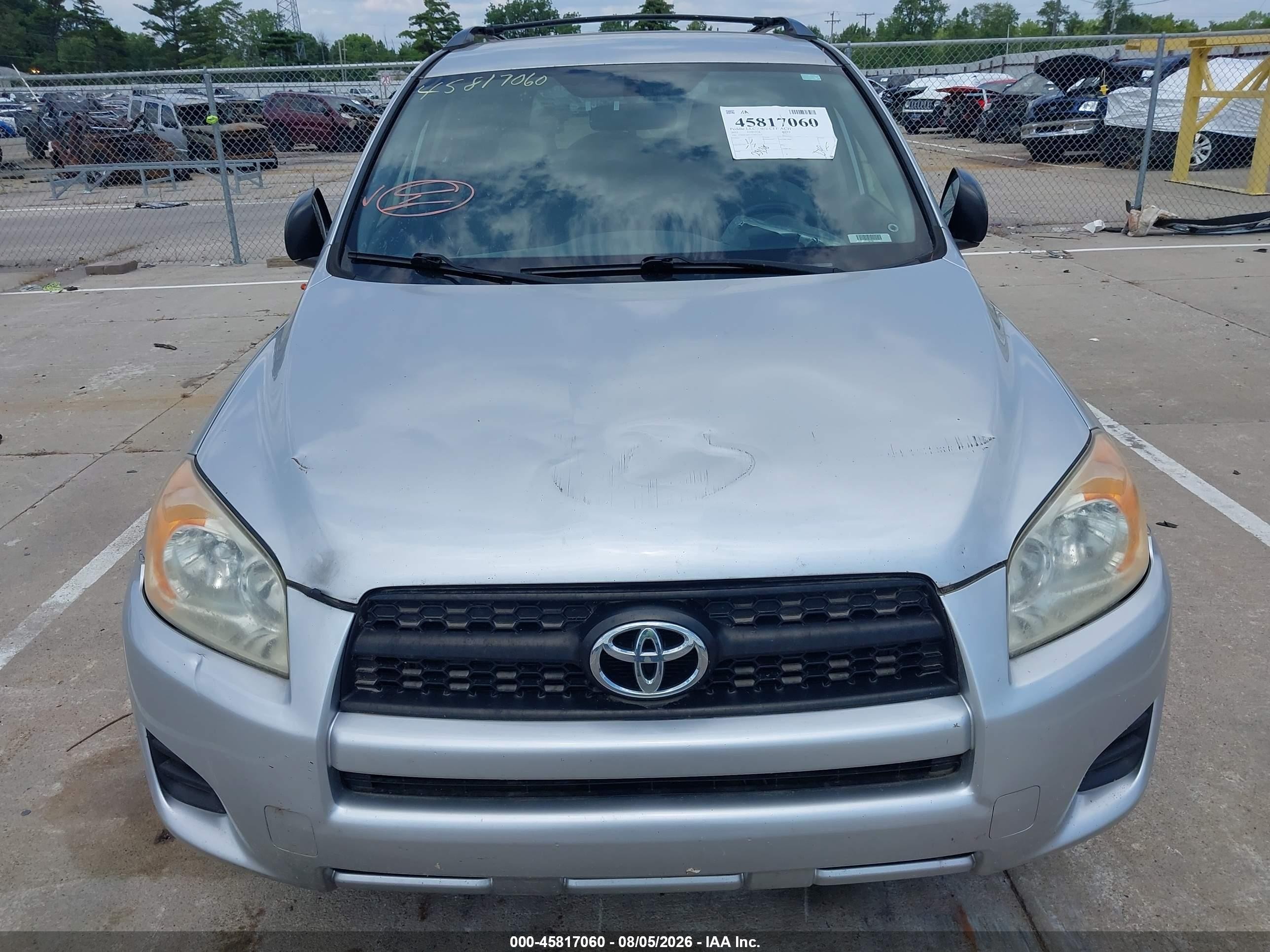 2012 Toyota Rav4   Silver vin: JTMZF4DV2CD031914