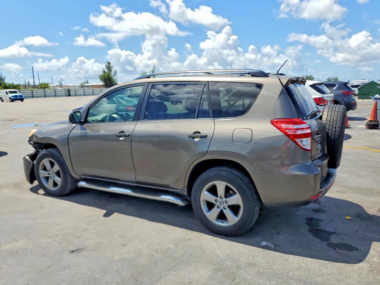 2011 Toyota Rav4 Base Gold vin: JTMZF4DV3BD030768