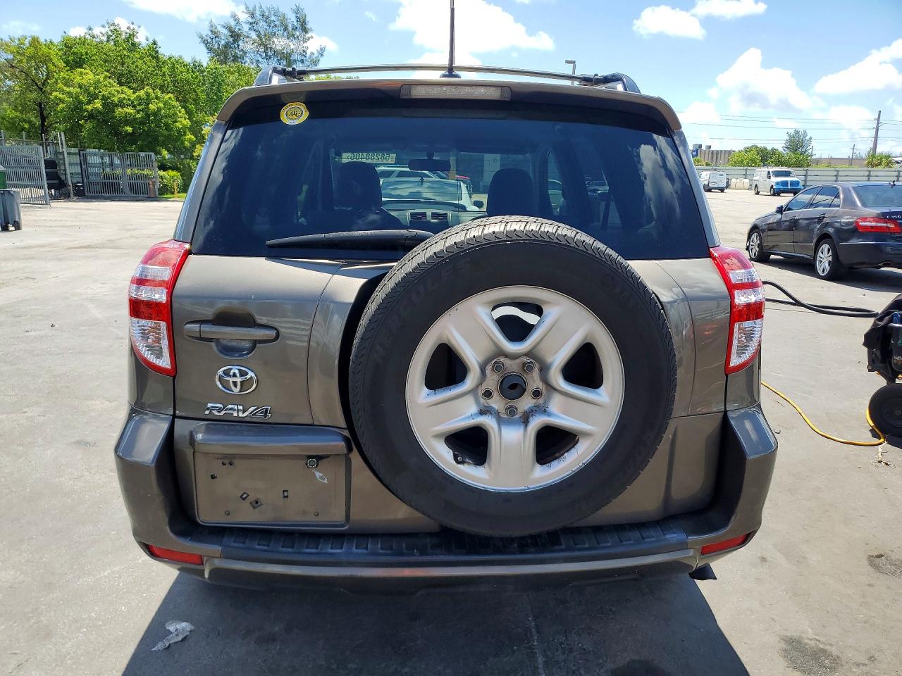 2011 Toyota Rav4 Base Gold vin: JTMZF4DV3BD030768