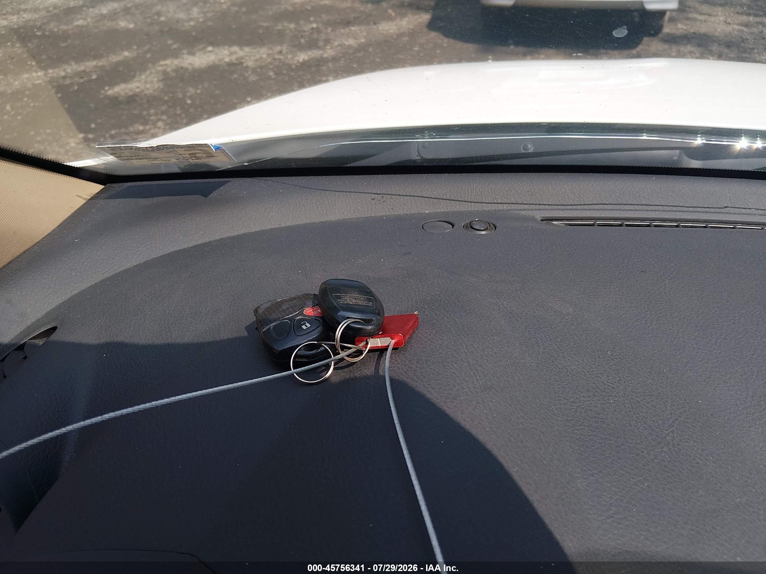 2010 Toyota Rav4   White vin: JTMZF4DV4A5019948