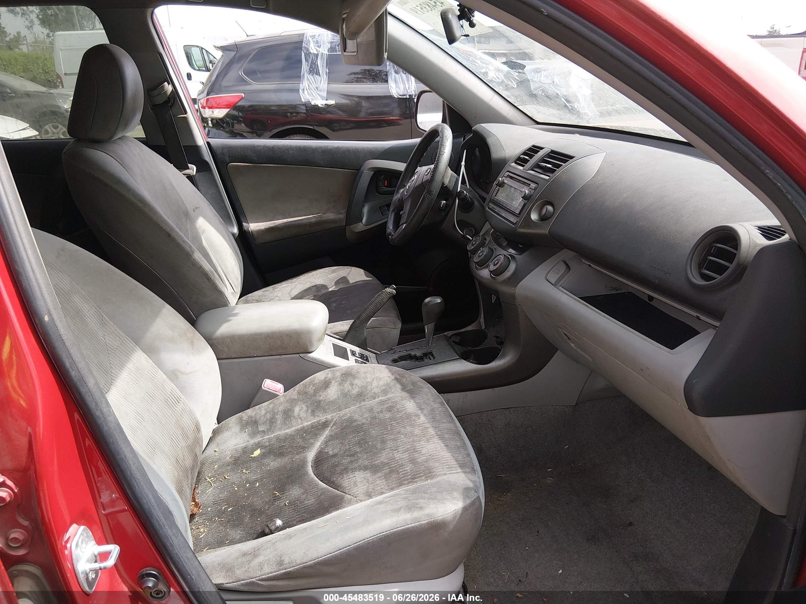 2012 Toyota Rav4   Red vin: JTMZF4DV4CD032157