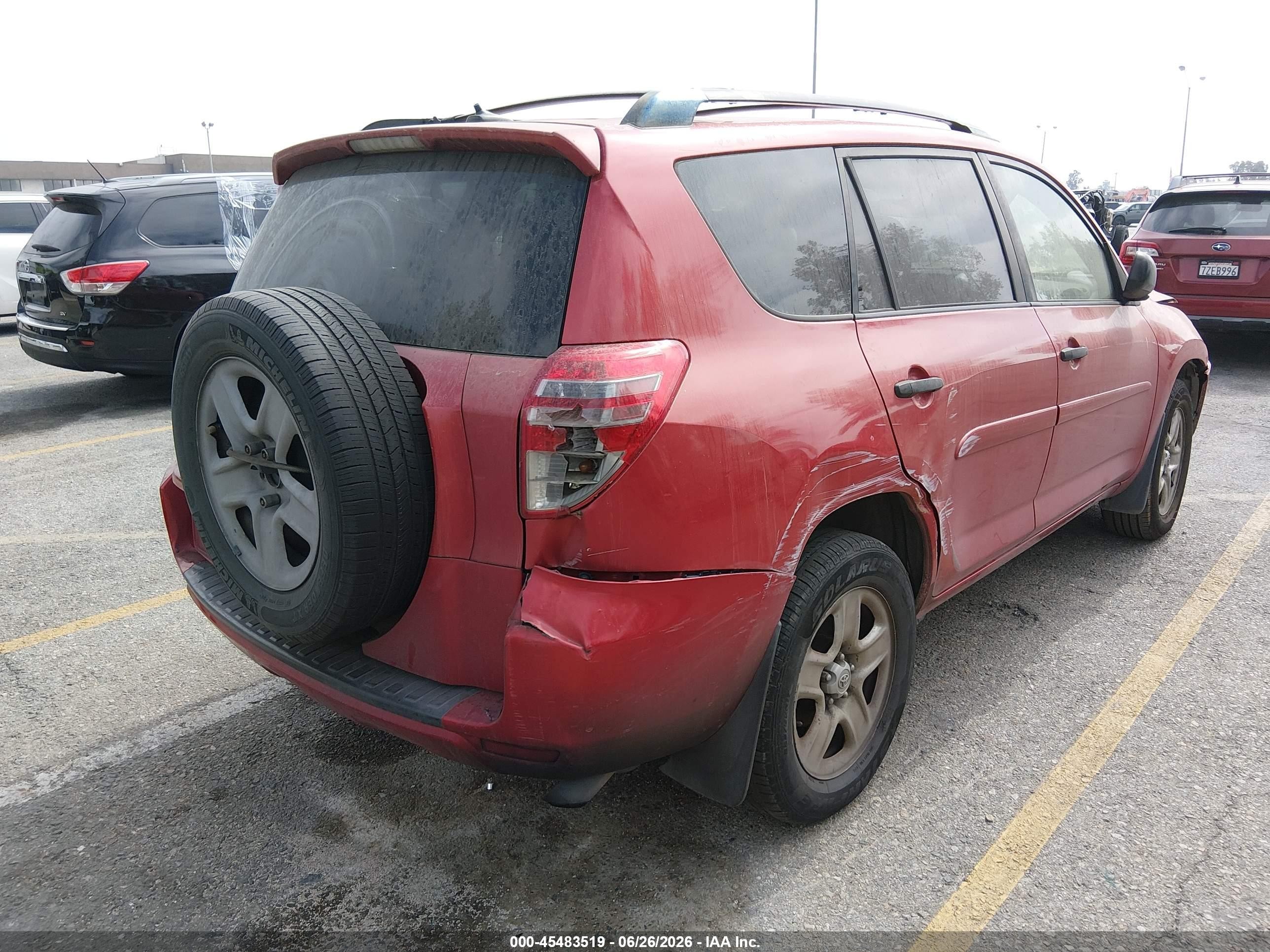 2012 Toyota Rav4   Red vin: JTMZF4DV4CD032157