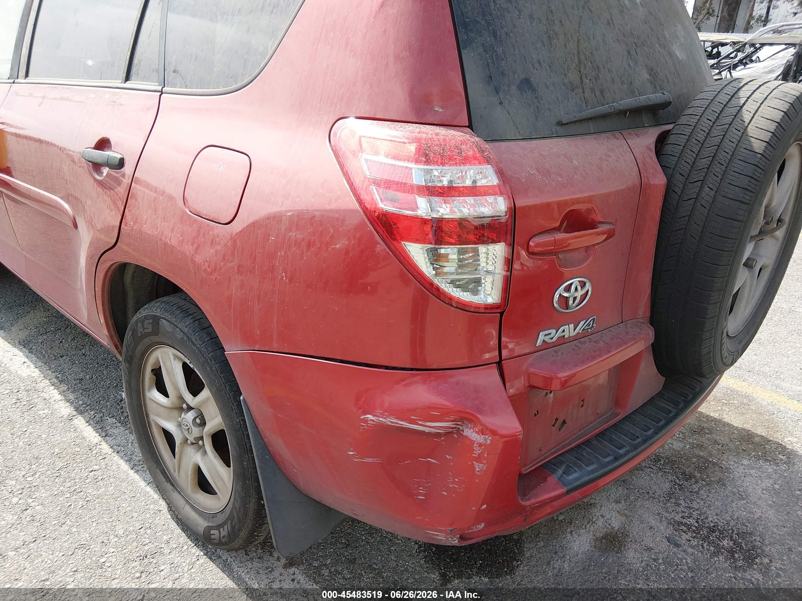 2012 Toyota Rav4   Red vin: JTMZF4DV4CD032157