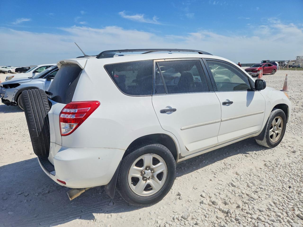 2010 Toyota Rav4 Base White vin: JTMZF4DV5AD026185