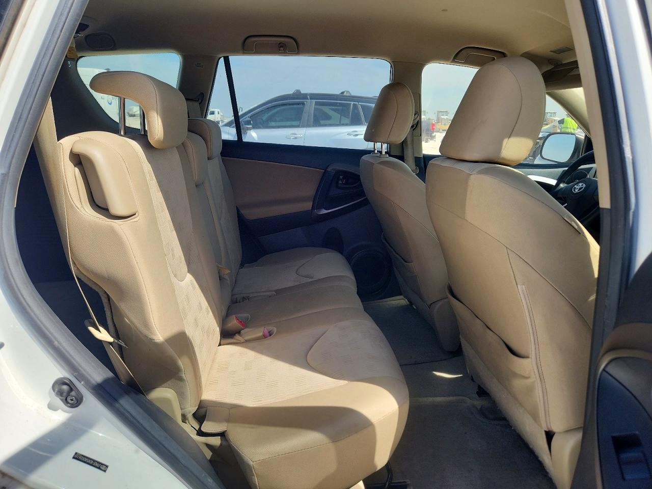 2010 Toyota Rav4 Base White vin: JTMZF4DV5AD026185
