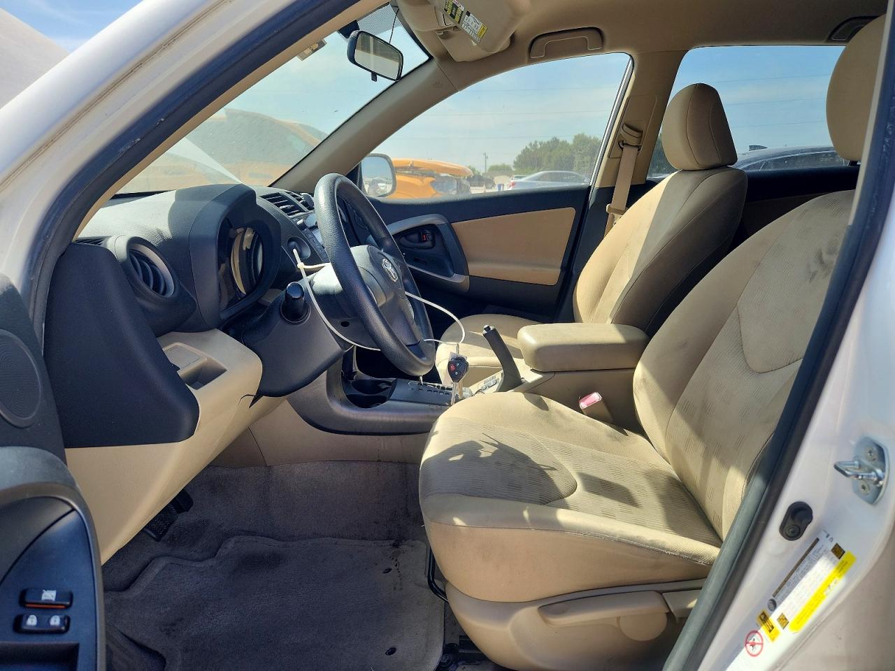 2010 Toyota Rav4 Base White vin: JTMZF4DV5AD026185