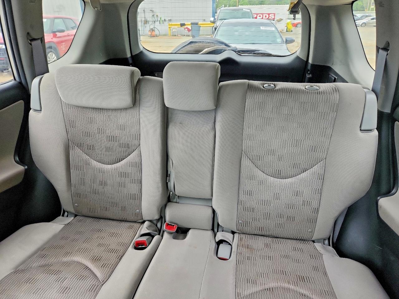 2011 Toyota Rav4 Base Silver vin: JTMZF4DV5BD030948