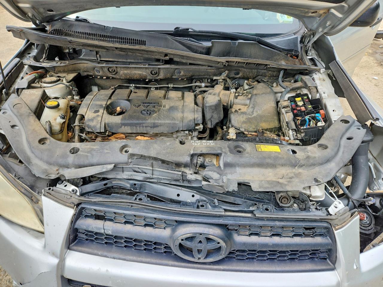 2011 Toyota Rav4 Base Silver vin: JTMZF4DV5BD030948