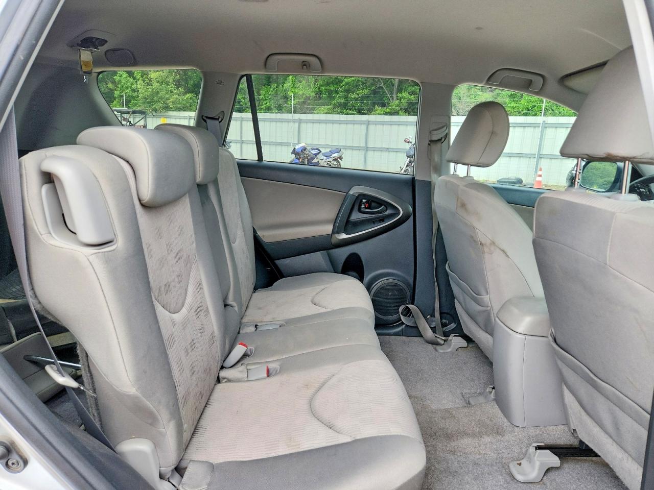 2011 Toyota Rav4 Base Silver vin: JTMZF4DV5BD030948