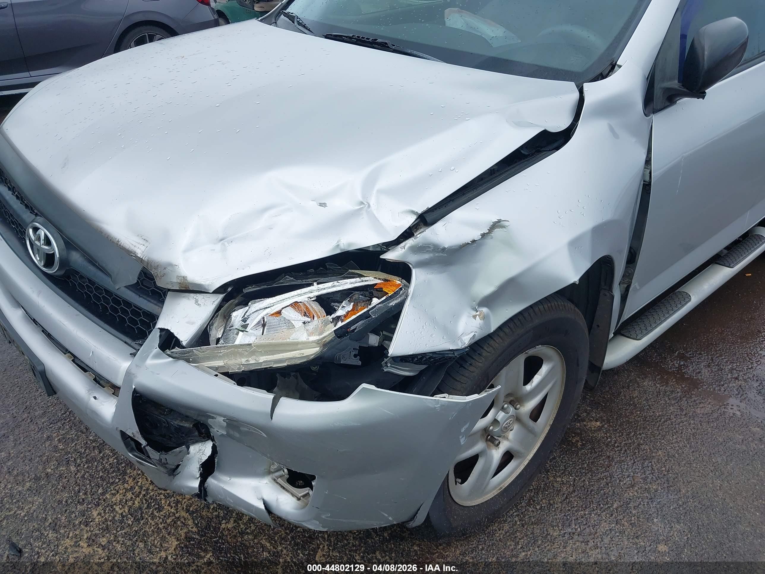2012 Toyota Rav4   Silver vin: JTMZF4DV5CD033088