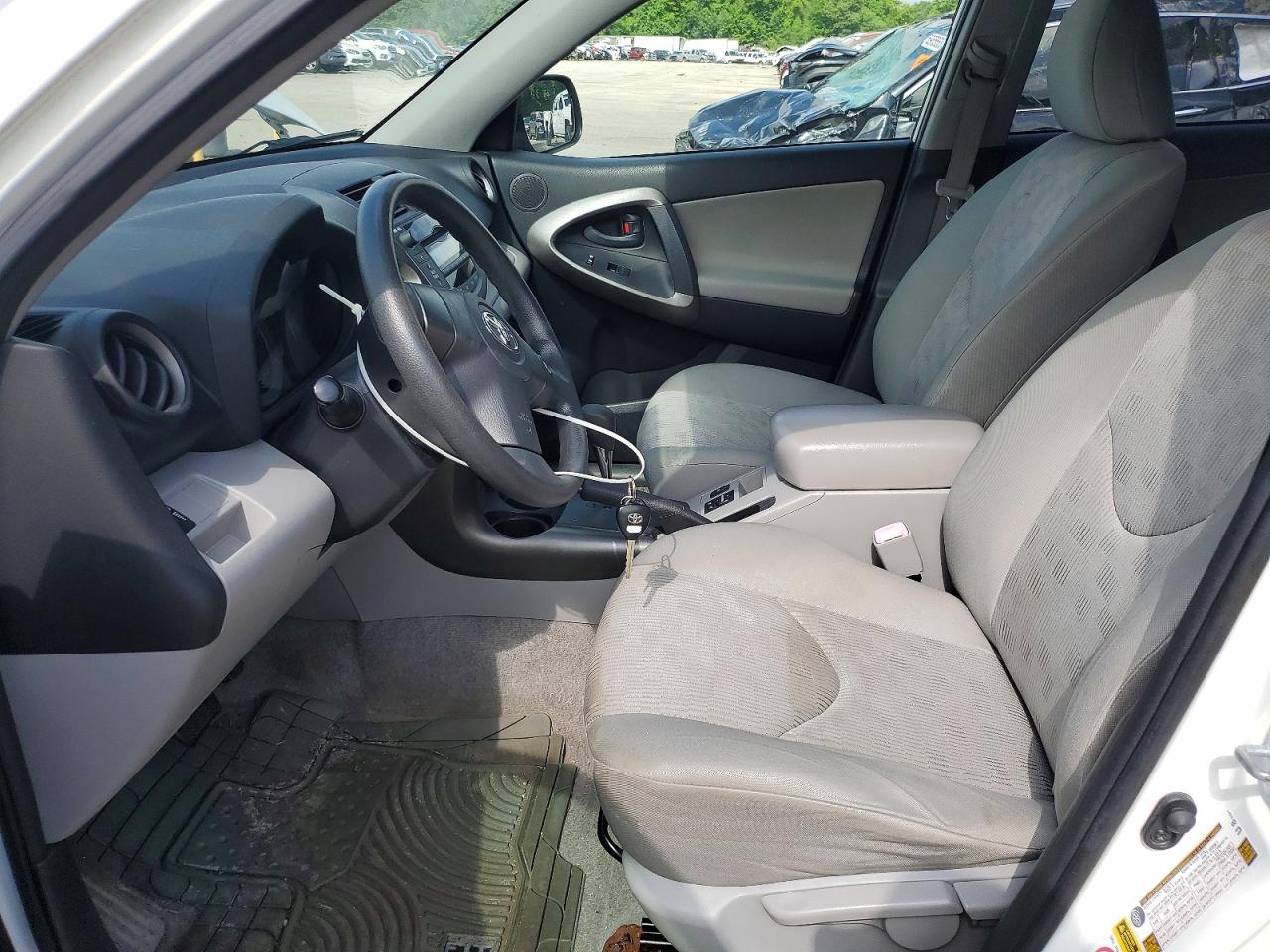 2010 Toyota Rav4 Base White vin: JTMZF4DV6A5019711