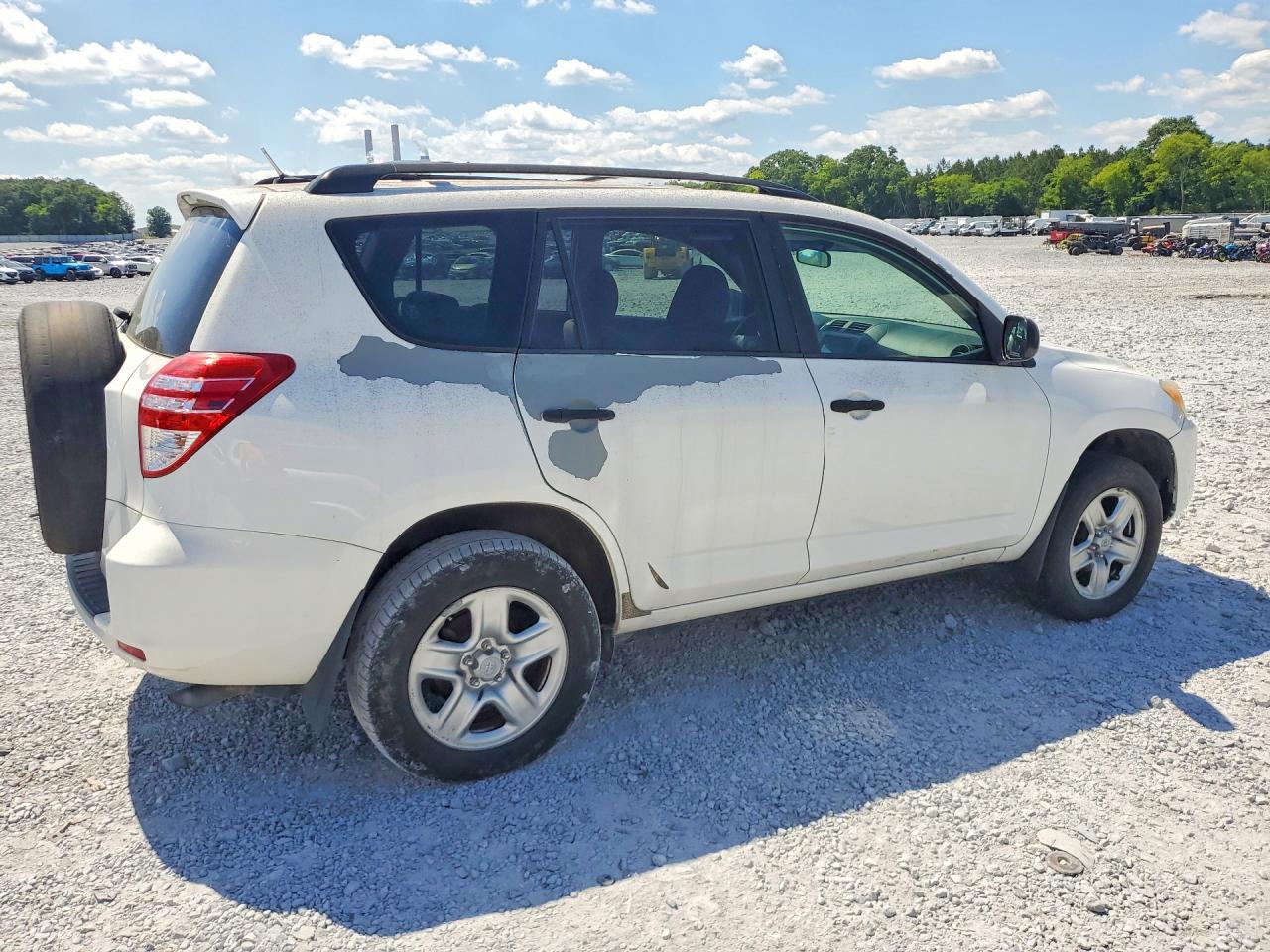 2010 Toyota Rav4 Base White vin: JTMZF4DV6A5028652