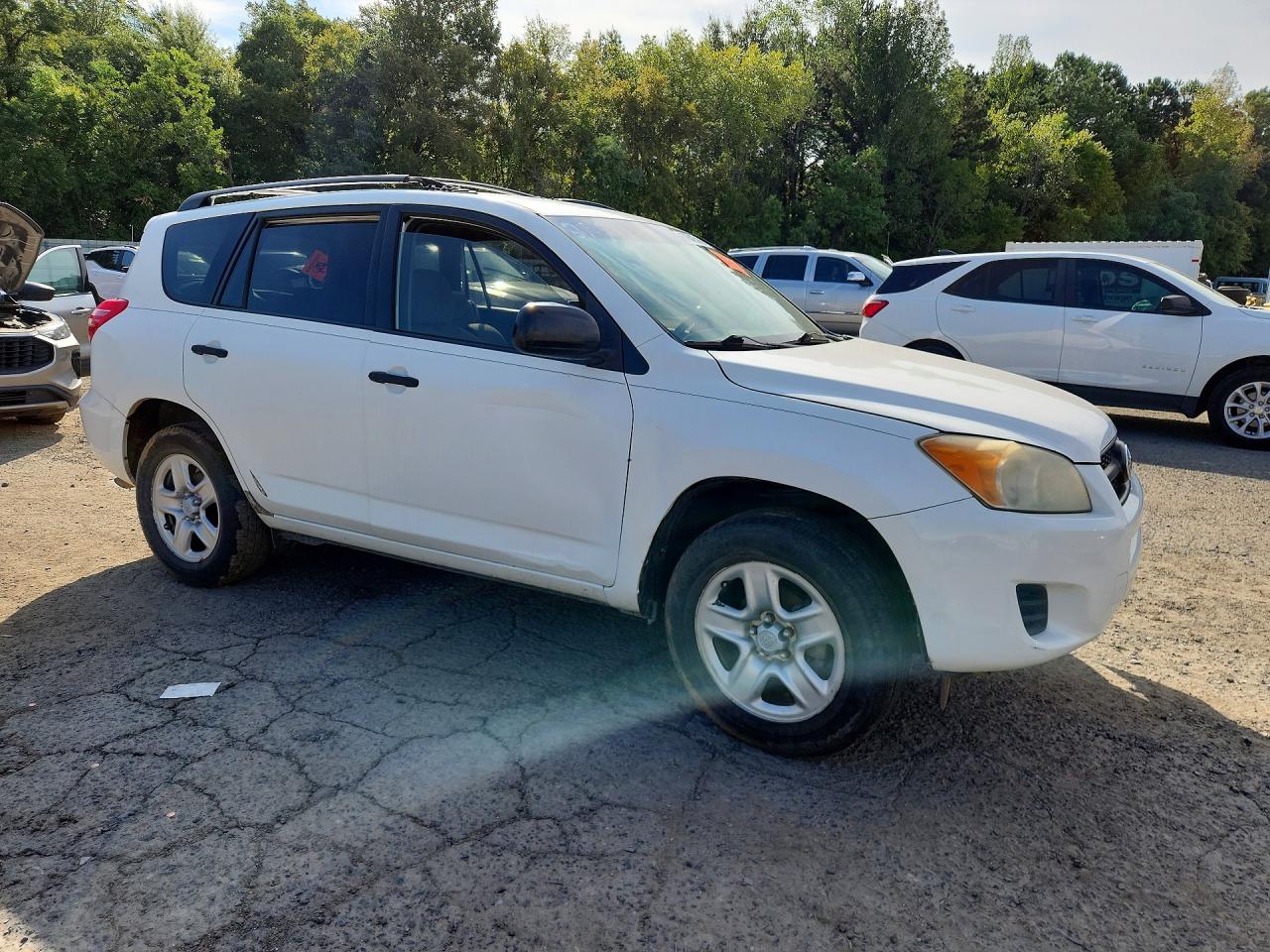 2010 Toyota Rav4 Base White vin: JTMZF4DV6AD017124