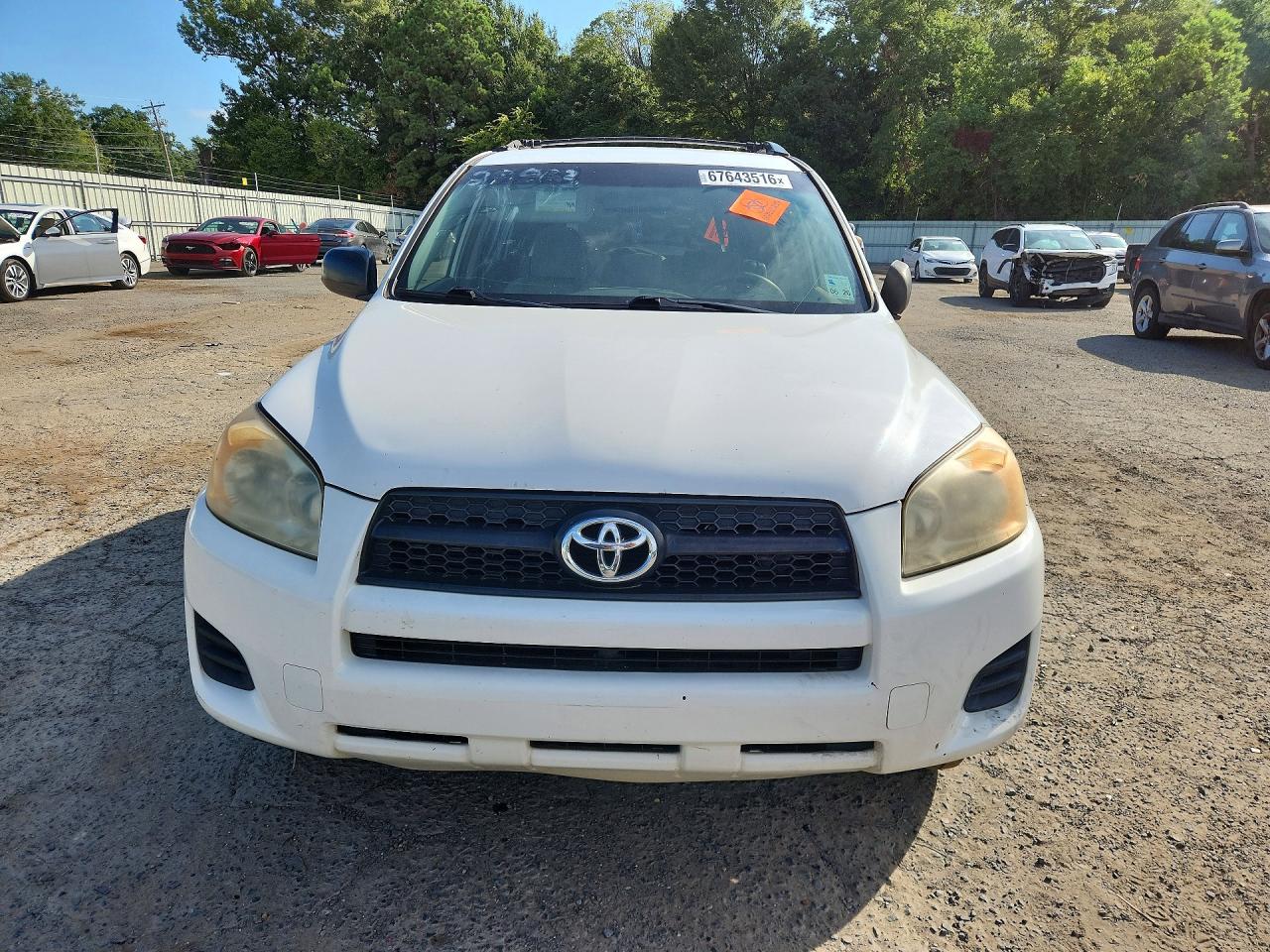 2010 Toyota Rav4 Base White vin: JTMZF4DV6AD017124