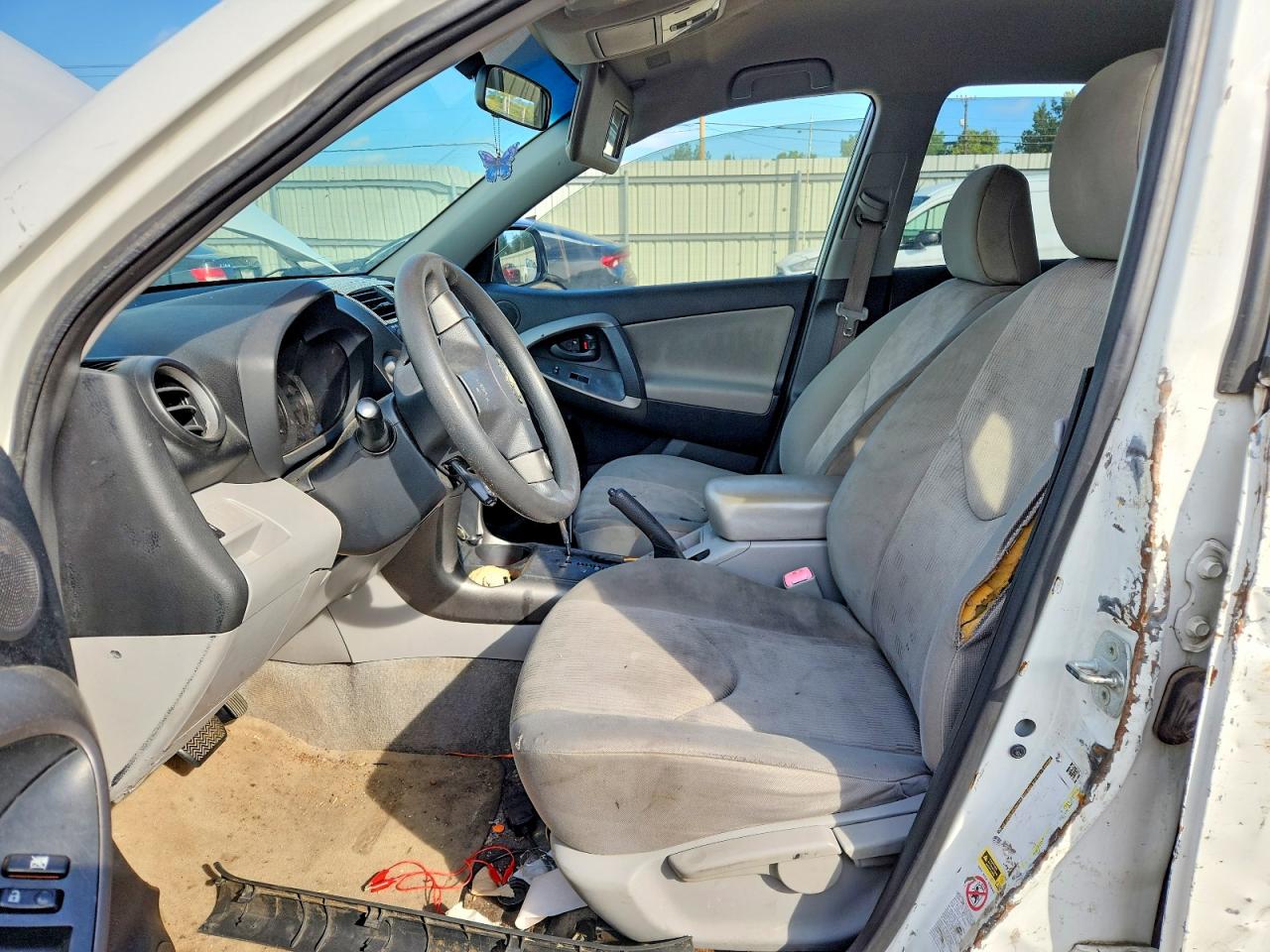 2010 Toyota Rav4 Base White vin: JTMZF4DV6AD017124