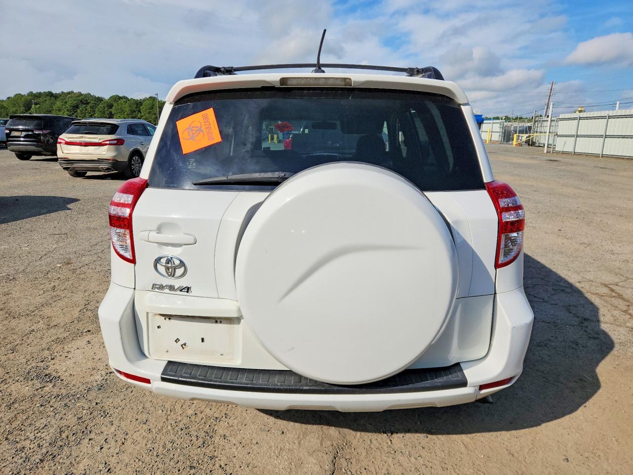 2010 Toyota Rav4 Base White vin: JTMZF4DV6AD017124
