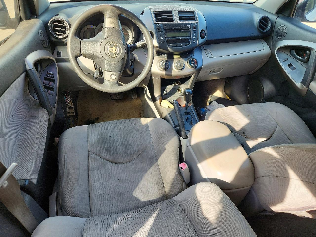 2010 Toyota Rav4 Base White vin: JTMZF4DV6AD017124