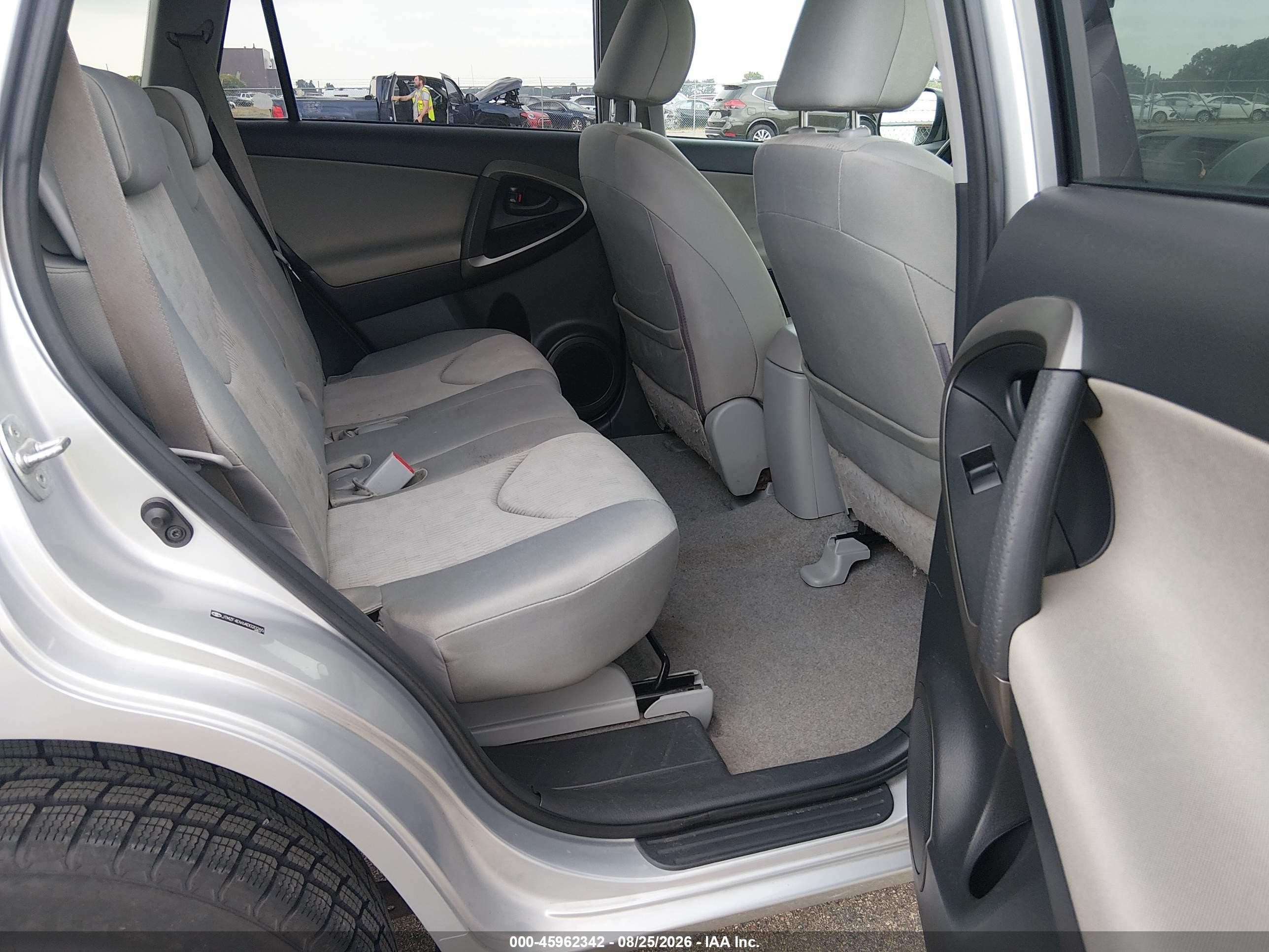 2010 Toyota Rav4   Silver vin: JTMZF4DV6AD020265