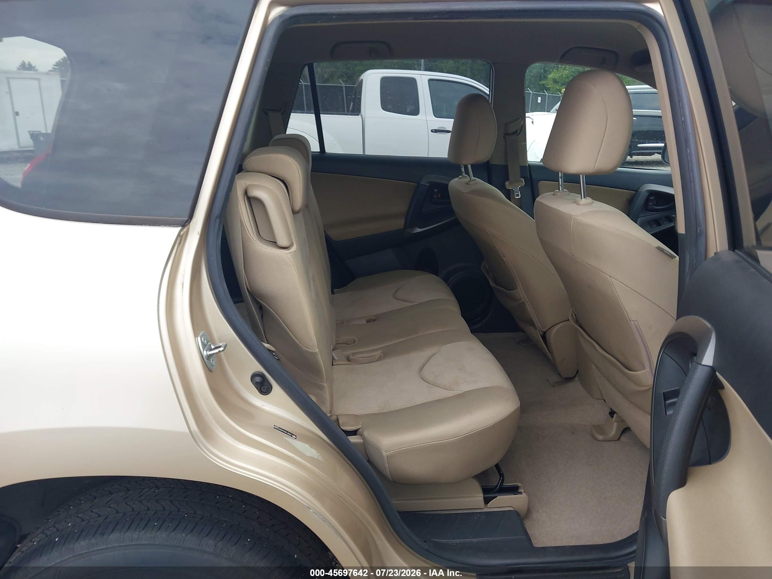 2010 Toyota Rav4   Tan vin: JTMZF4DV6AD022839
