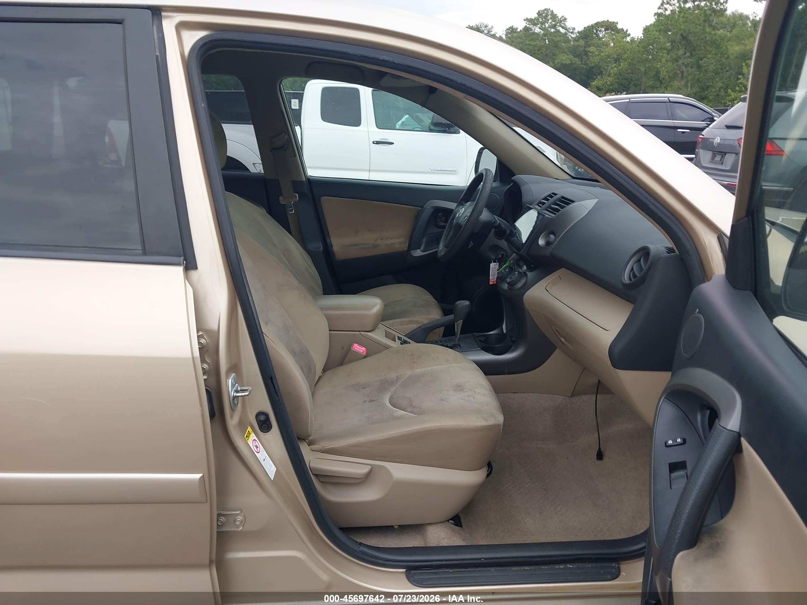2010 Toyota Rav4   Tan vin: JTMZF4DV6AD022839