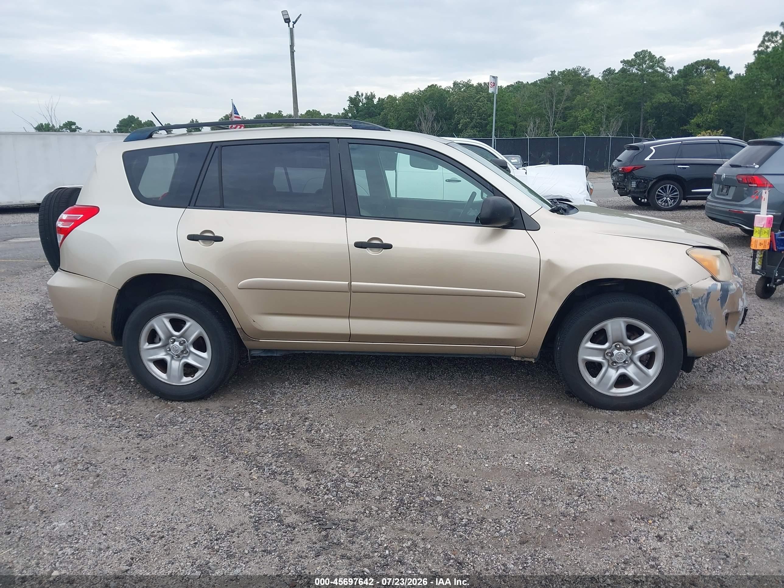 2010 Toyota Rav4   Tan vin: JTMZF4DV6AD022839