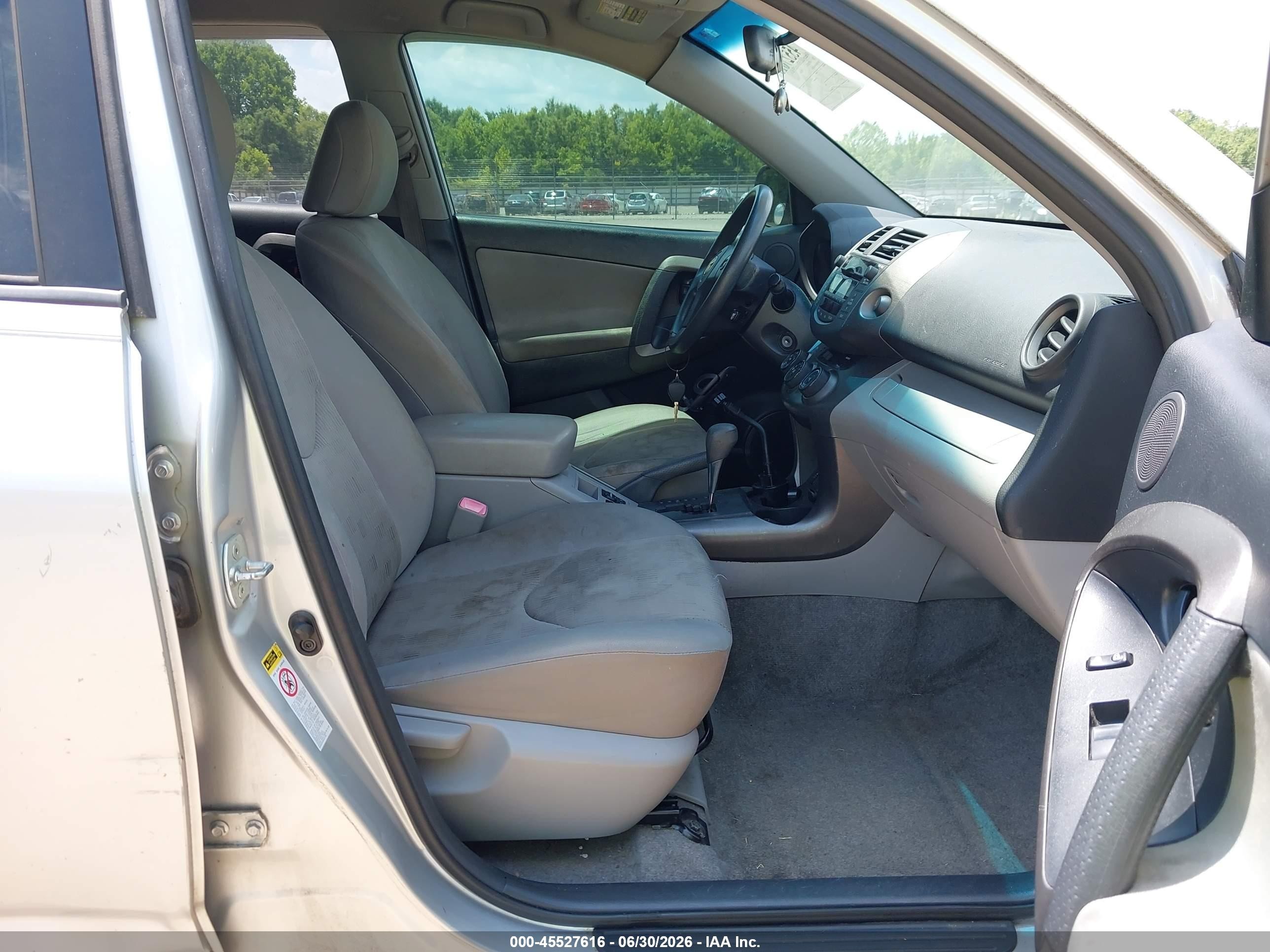 2010 Toyota Rav4   Silver vin: JTMZF4DV6AD024851