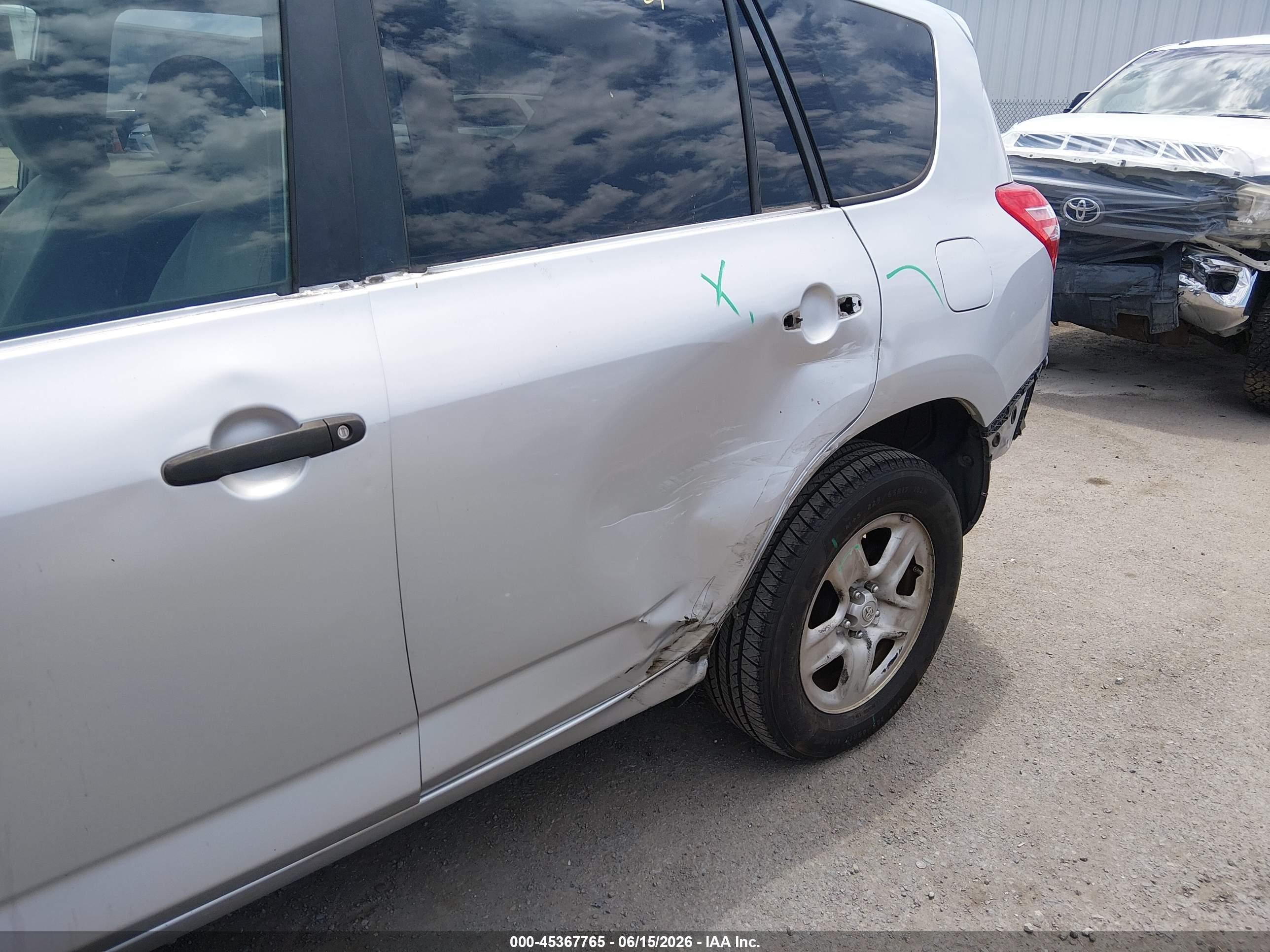 2010 Toyota Rav4 Silver vin: JTMZF4DV7AD019965