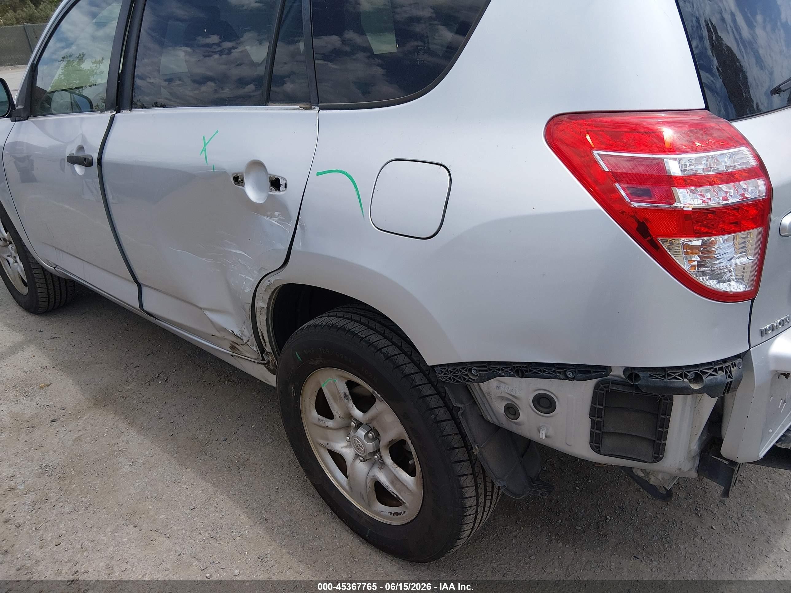 2010 Toyota Rav4 Silver vin: JTMZF4DV7AD019965