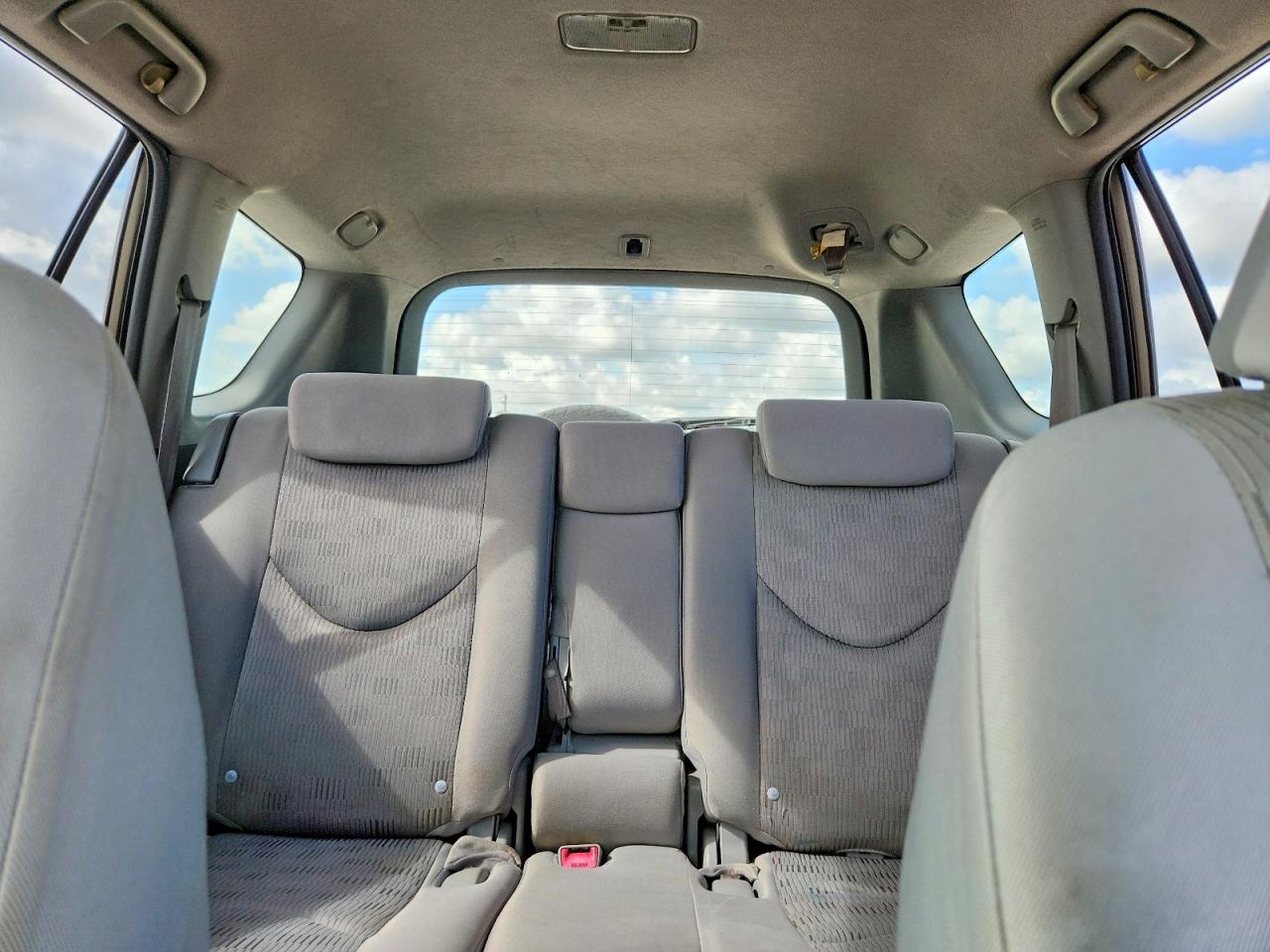 2010 Toyota Rav4 Base Tan vin: JTMZF4DV7AD026270