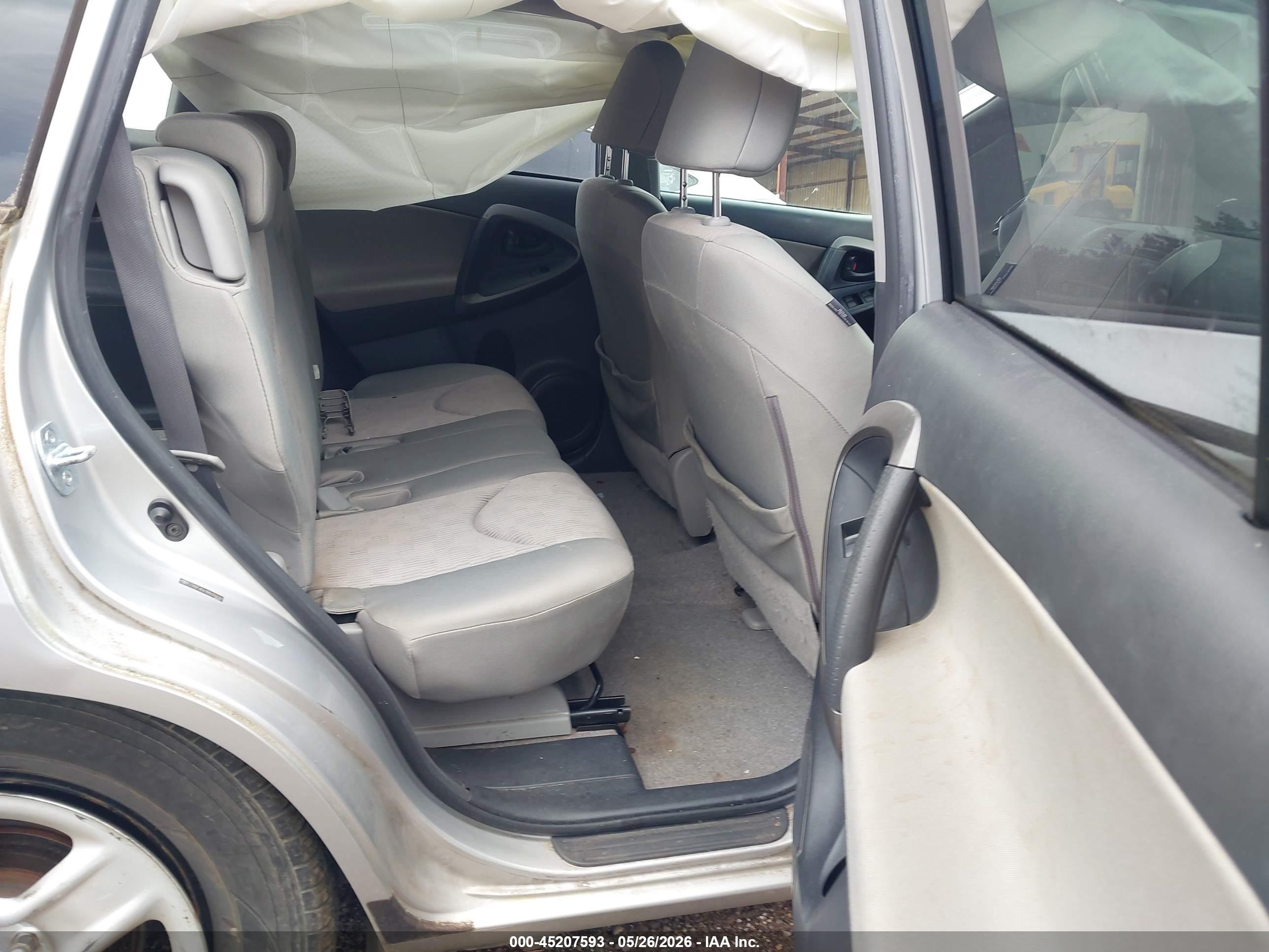 2011 Toyota Rav4   Silver vin: JTMZF4DV7B5036065