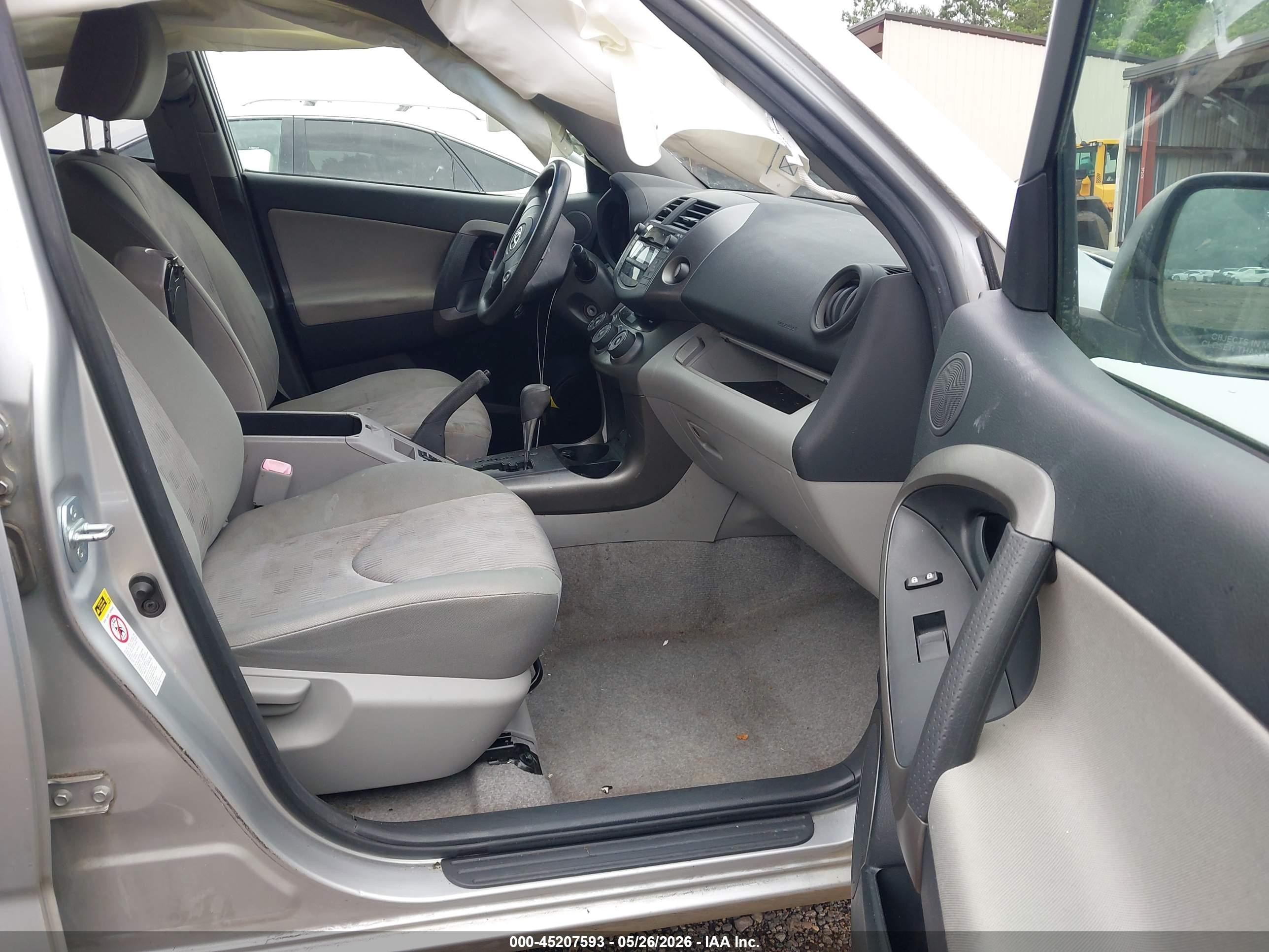 2011 Toyota Rav4   Silver vin: JTMZF4DV7B5036065