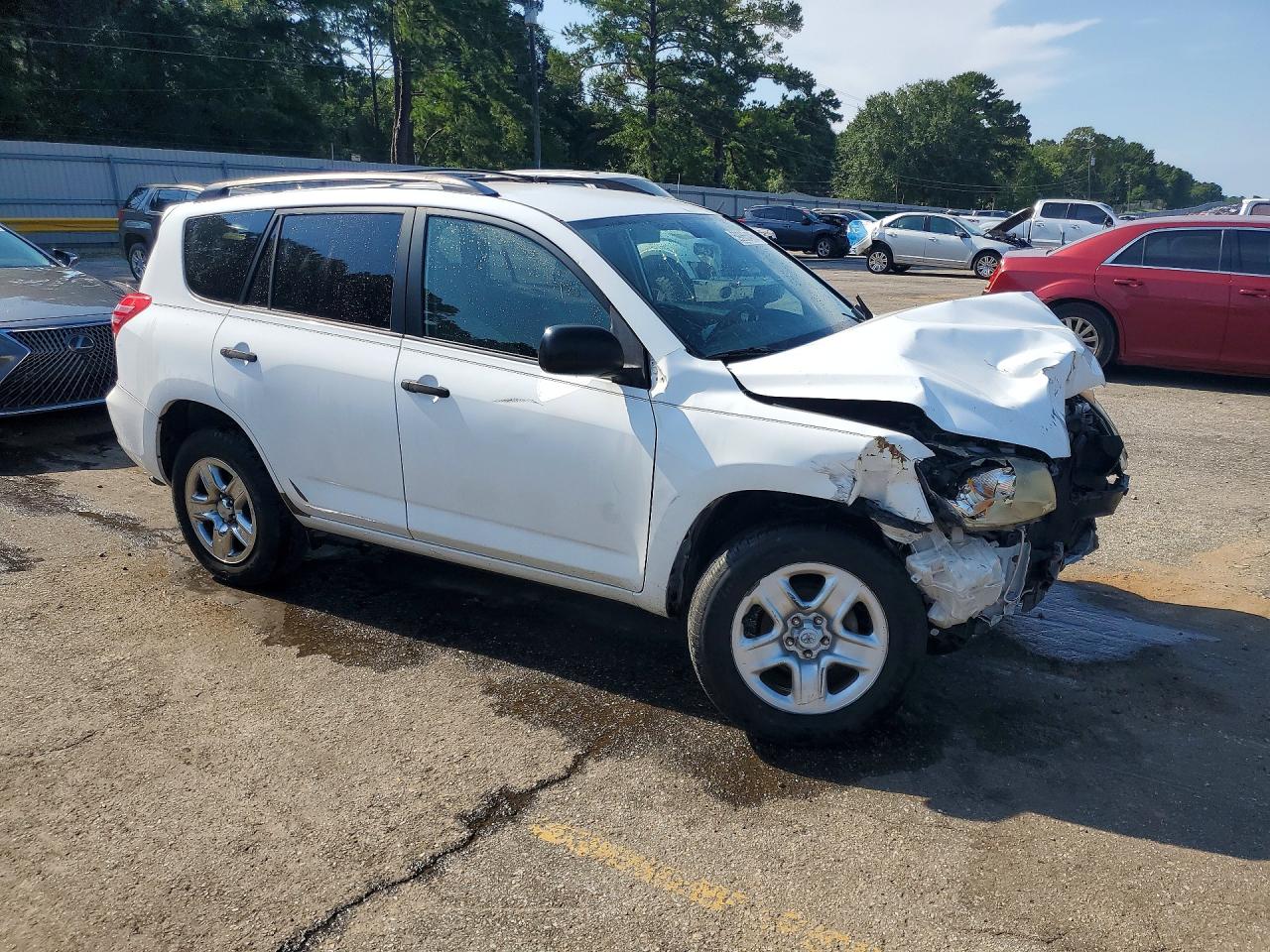 2011 Toyota Rav4 Base White vin: JTMZF4DV7BD029977